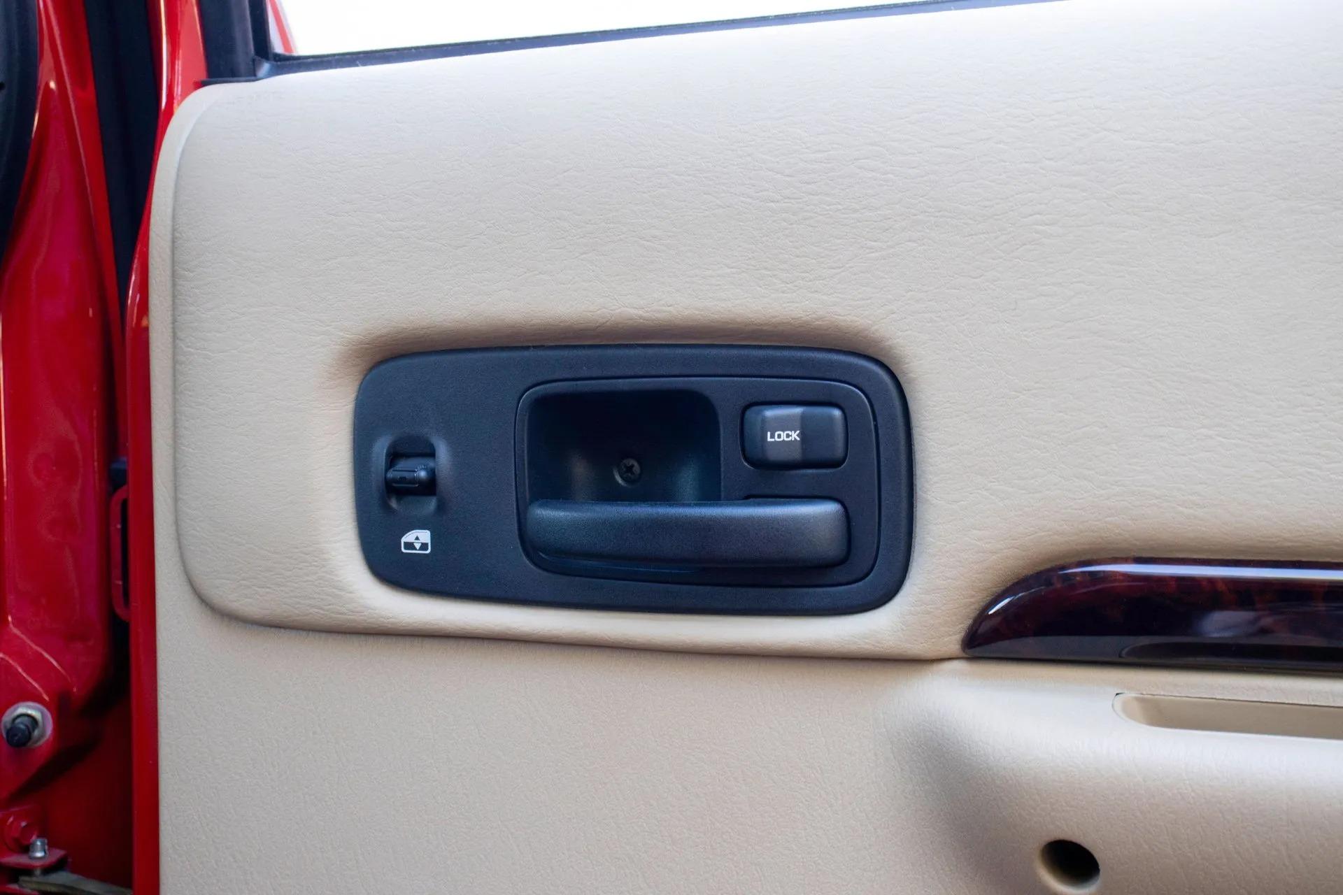 13k Mile 2001 Jeep Cherokee Limited