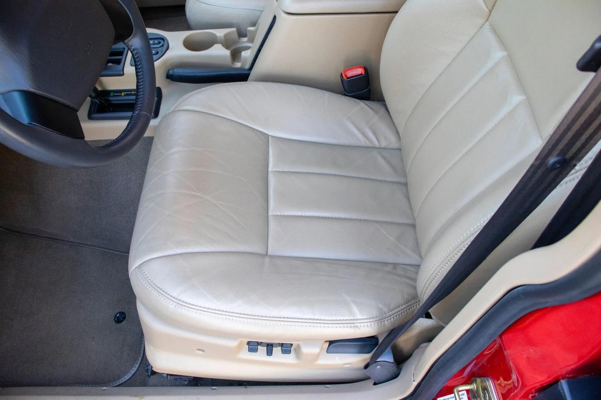 13k Mile 2001 Jeep Cherokee Limited