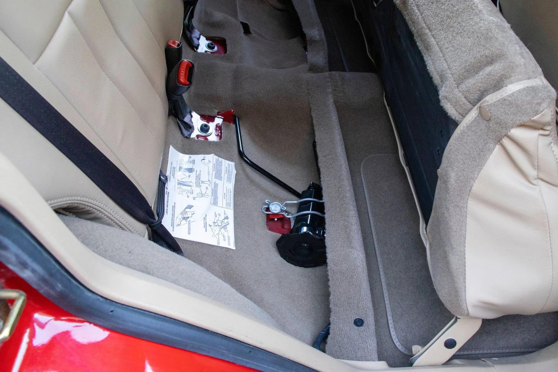 13k Mile 2001 Jeep Cherokee Limited