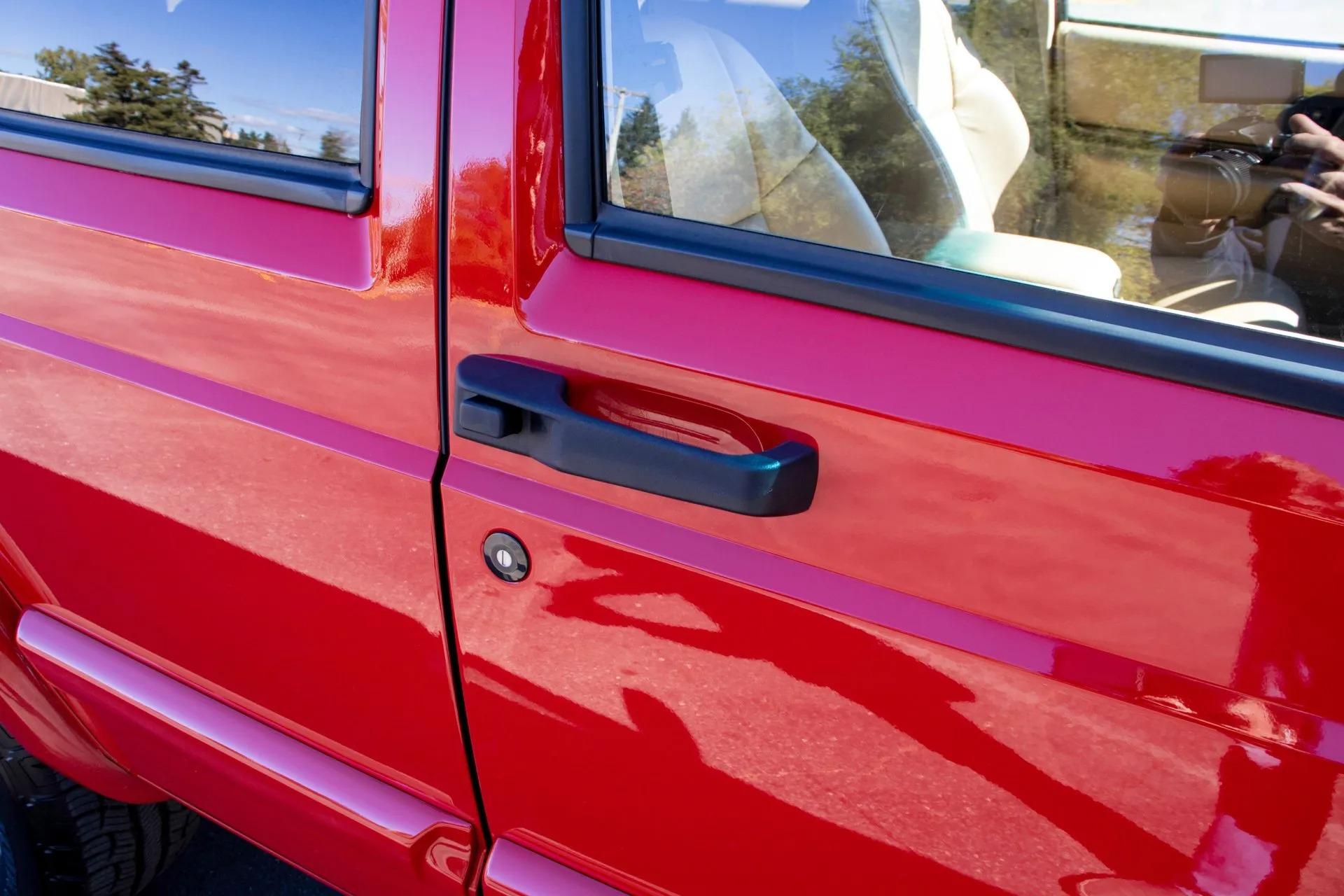 13k Mile 2001 Jeep Cherokee Limited