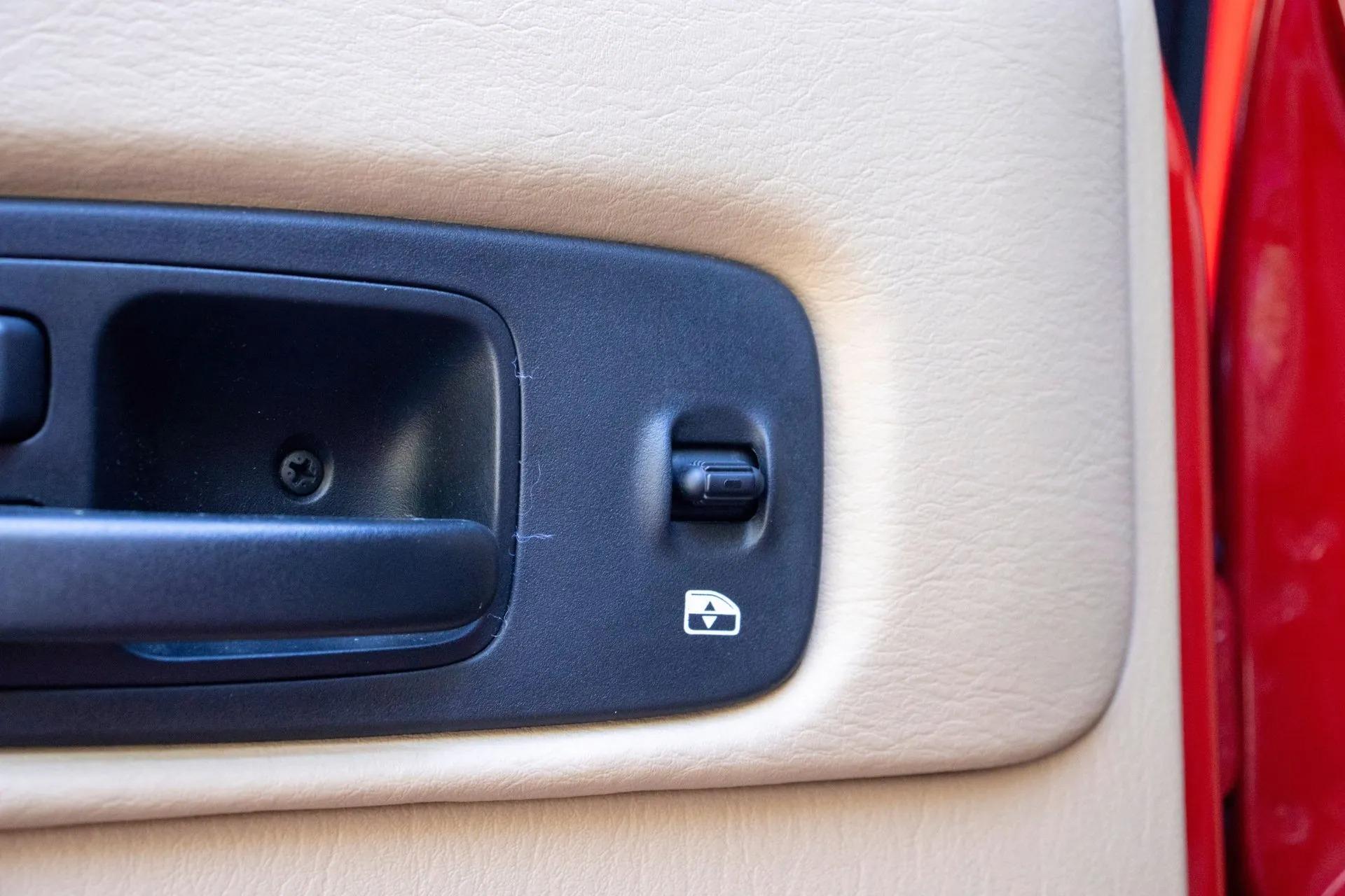 13k Mile 2001 Jeep Cherokee Limited