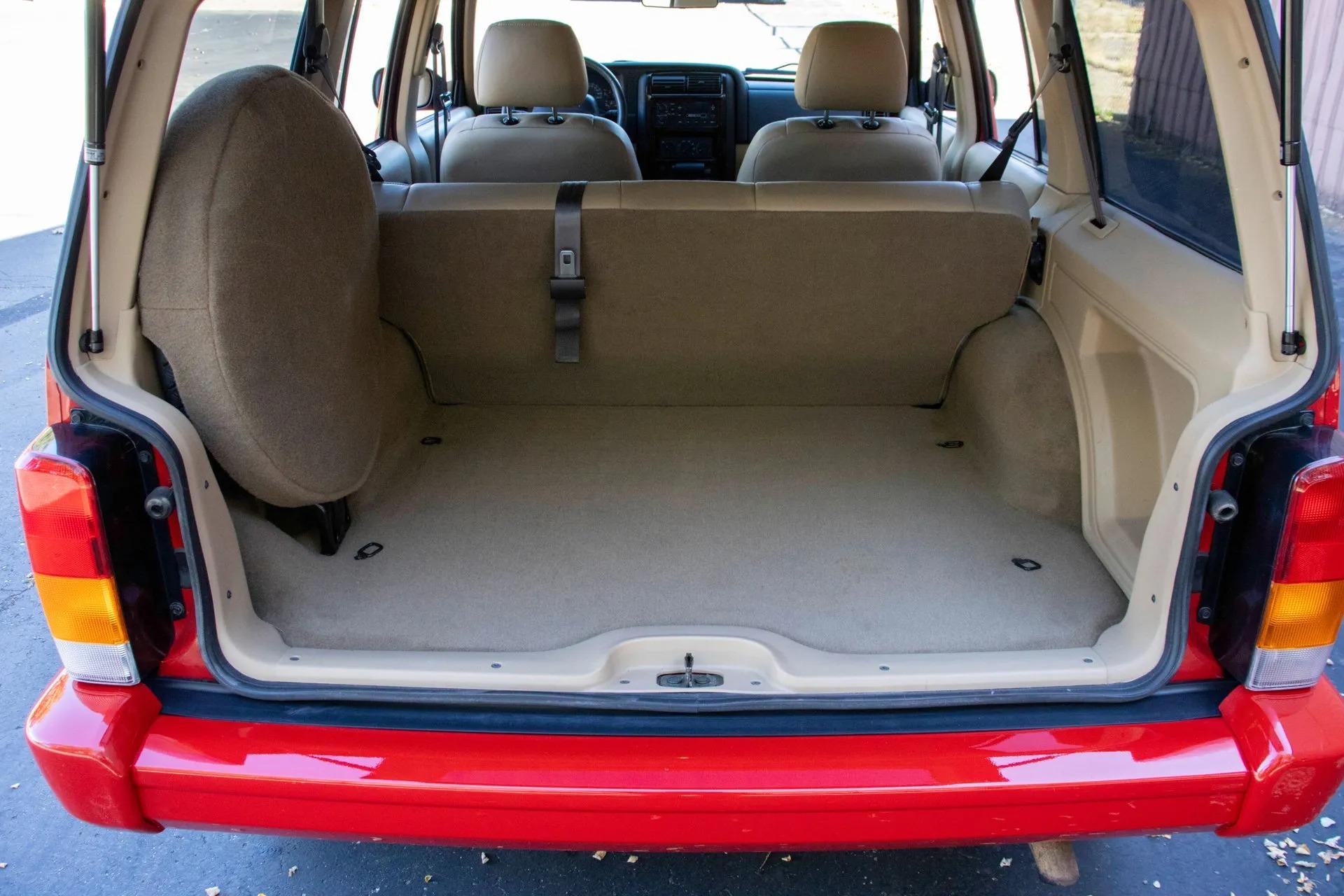 13k Mile 2001 Jeep Cherokee Limited