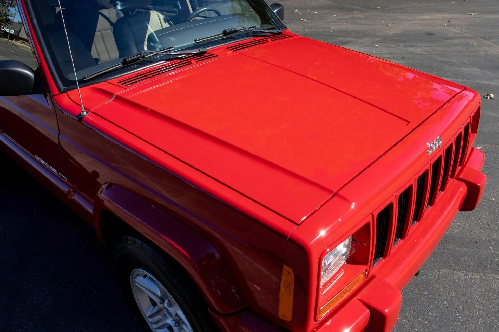 13k Mile 2001 Jeep Cherokee Limited