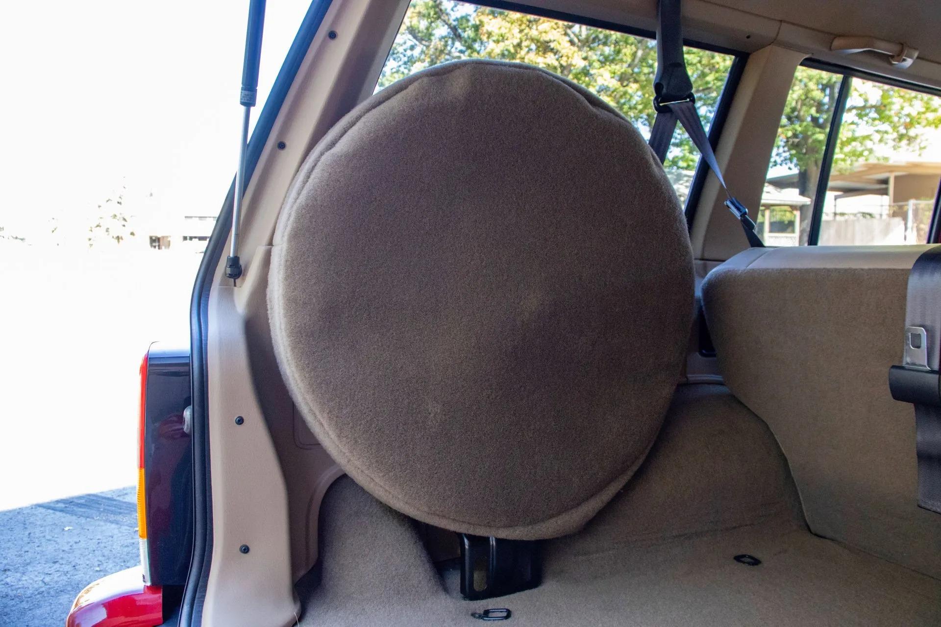 13k Mile 2001 Jeep Cherokee Limited