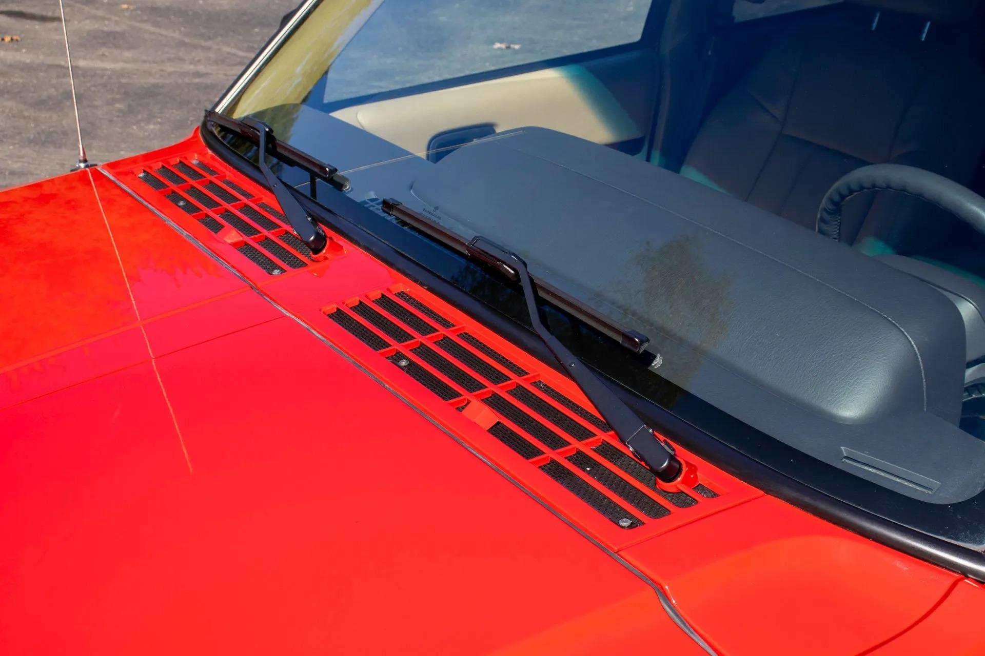 13k Mile 2001 Jeep Cherokee Limited