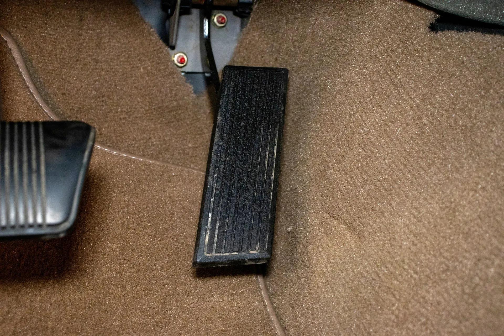 13k Mile 2001 Jeep Cherokee Limited