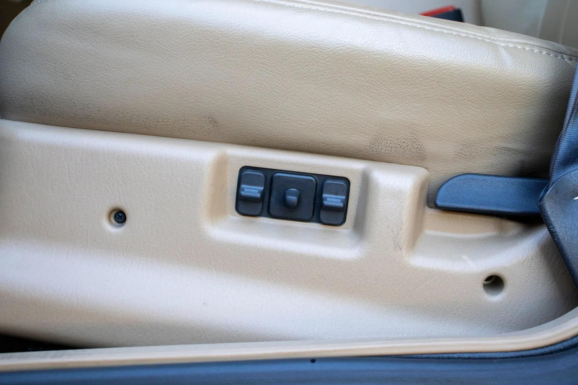 13k Mile 2001 Jeep Cherokee Limited