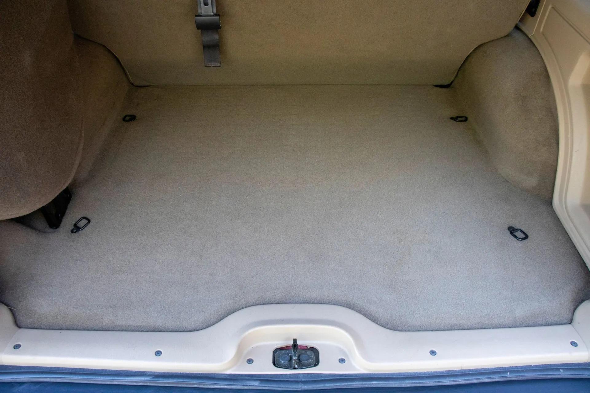 13k Mile 2001 Jeep Cherokee Limited