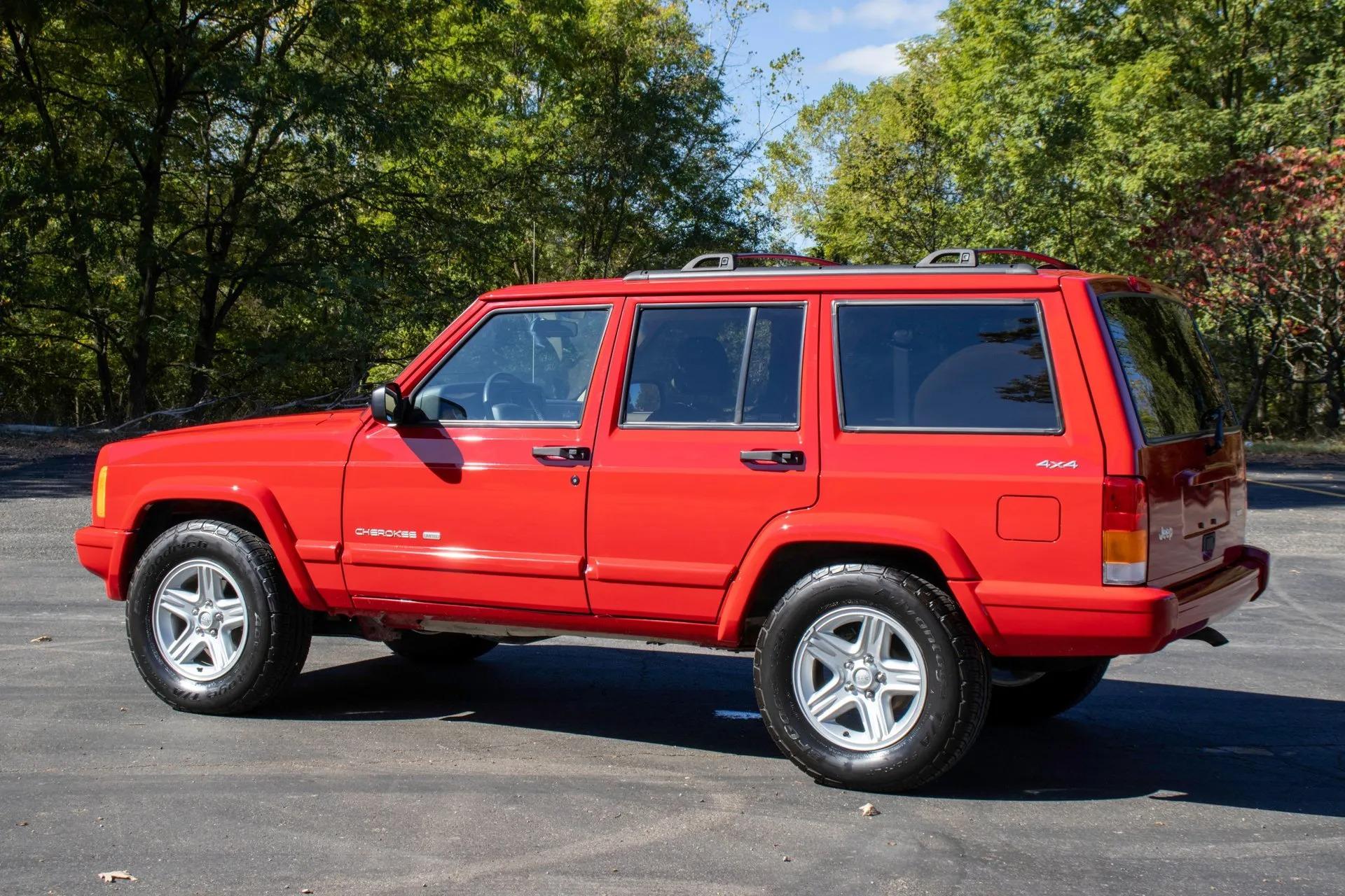13k Mile 2001 Jeep Cherokee Limited - 5