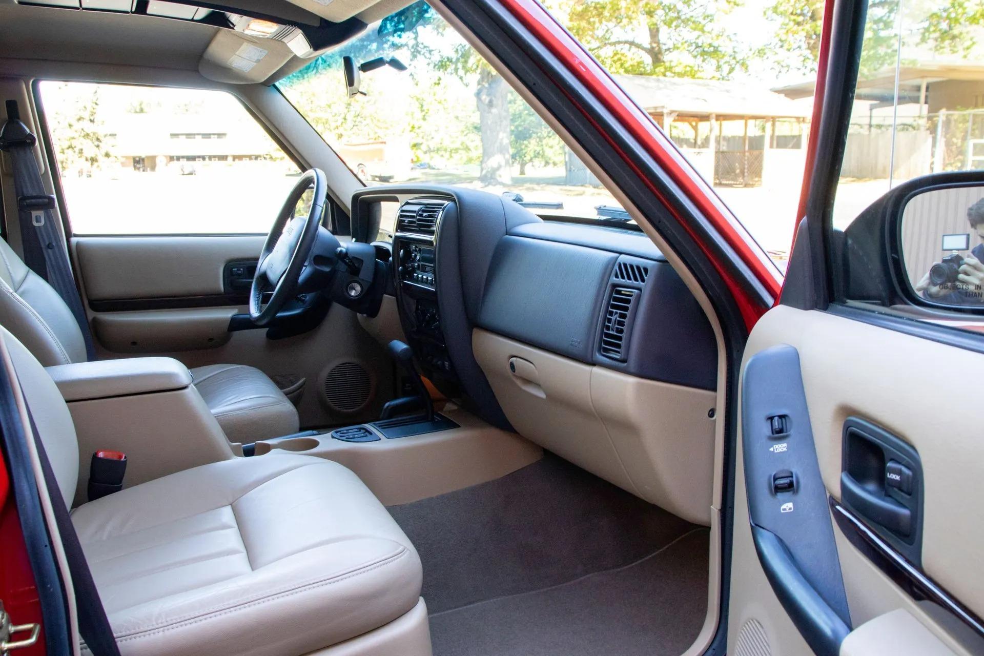 13k Mile 2001 Jeep Cherokee Limited