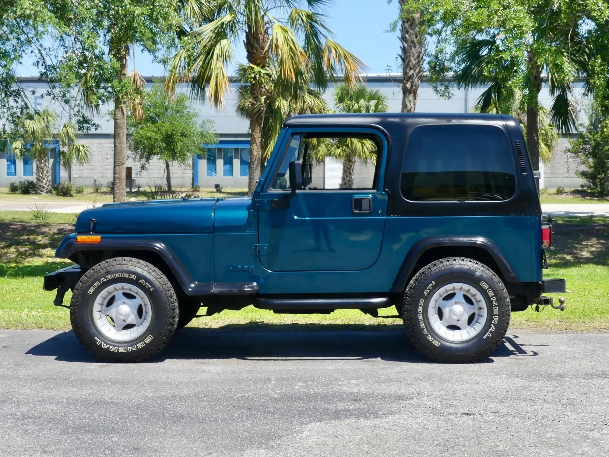 1995 Jeep Wrangler S - 5