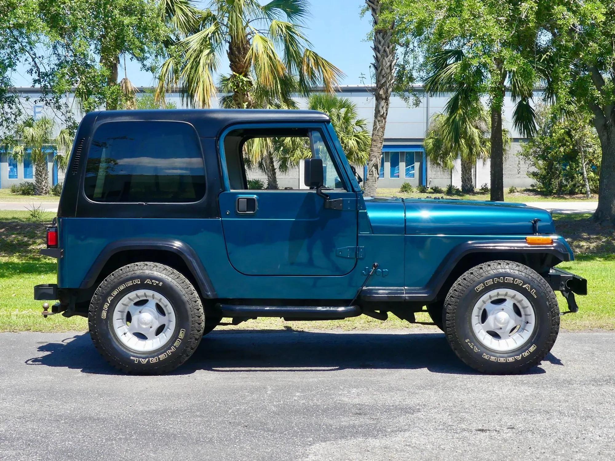 1995 Jeep Wrangler S - 2