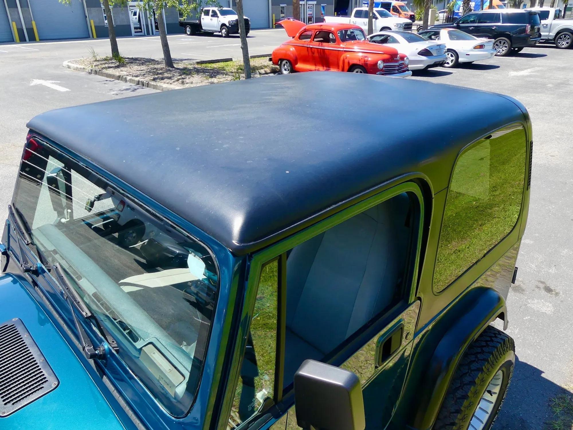 1995 Jeep Wrangler S