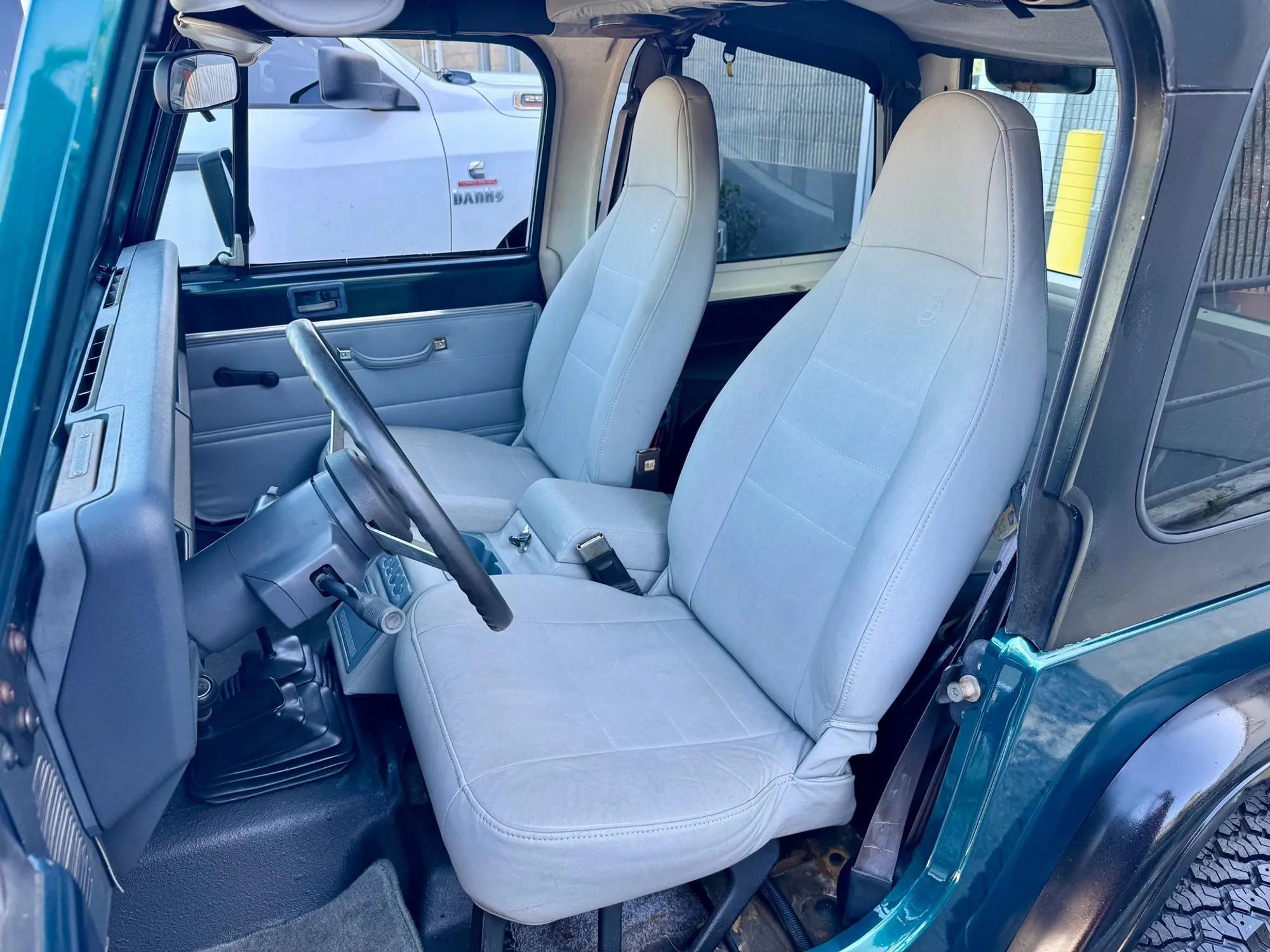 1995 Jeep Wrangler S