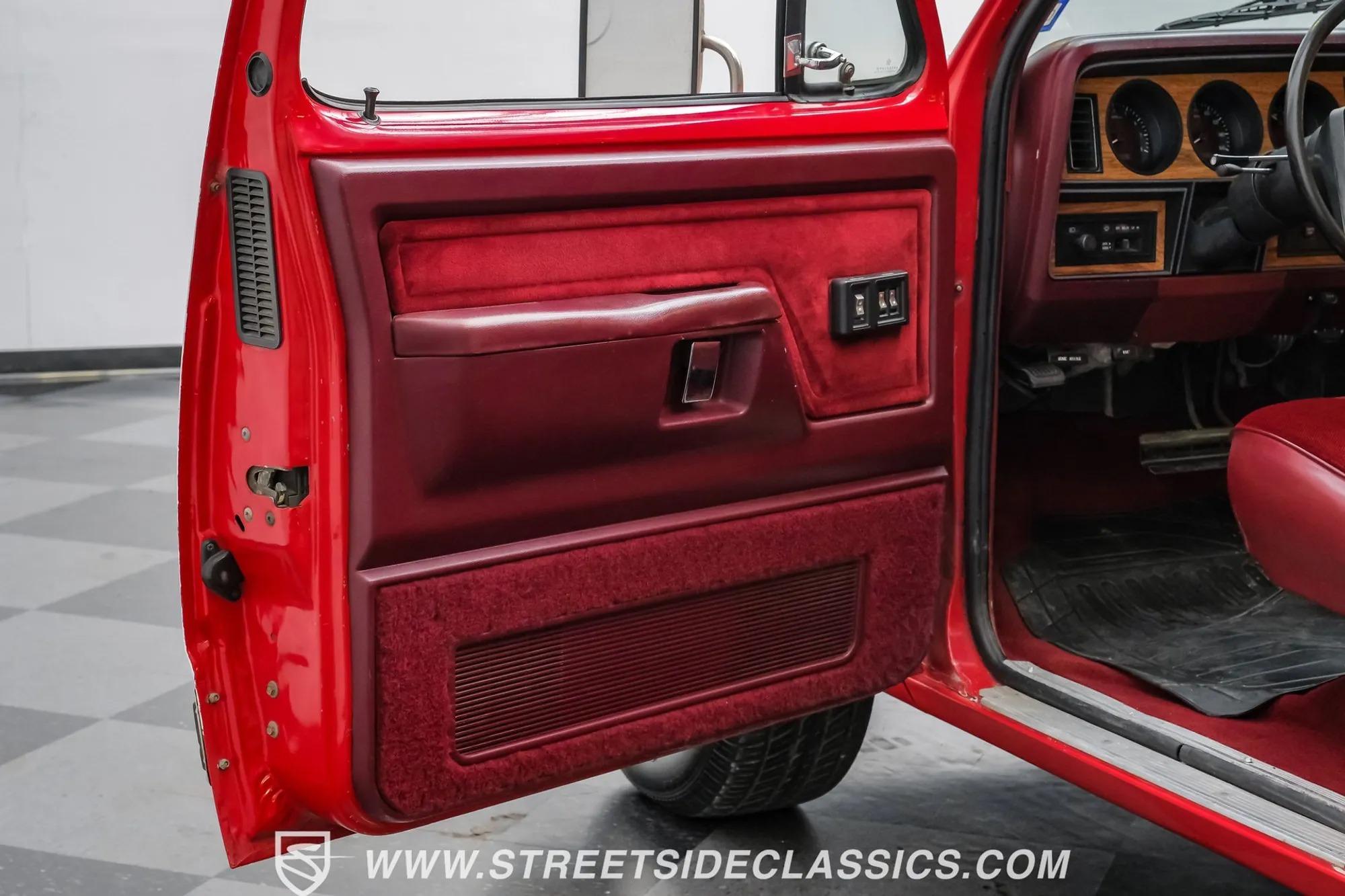 1987 Dodge Ram 150 LE Restomod