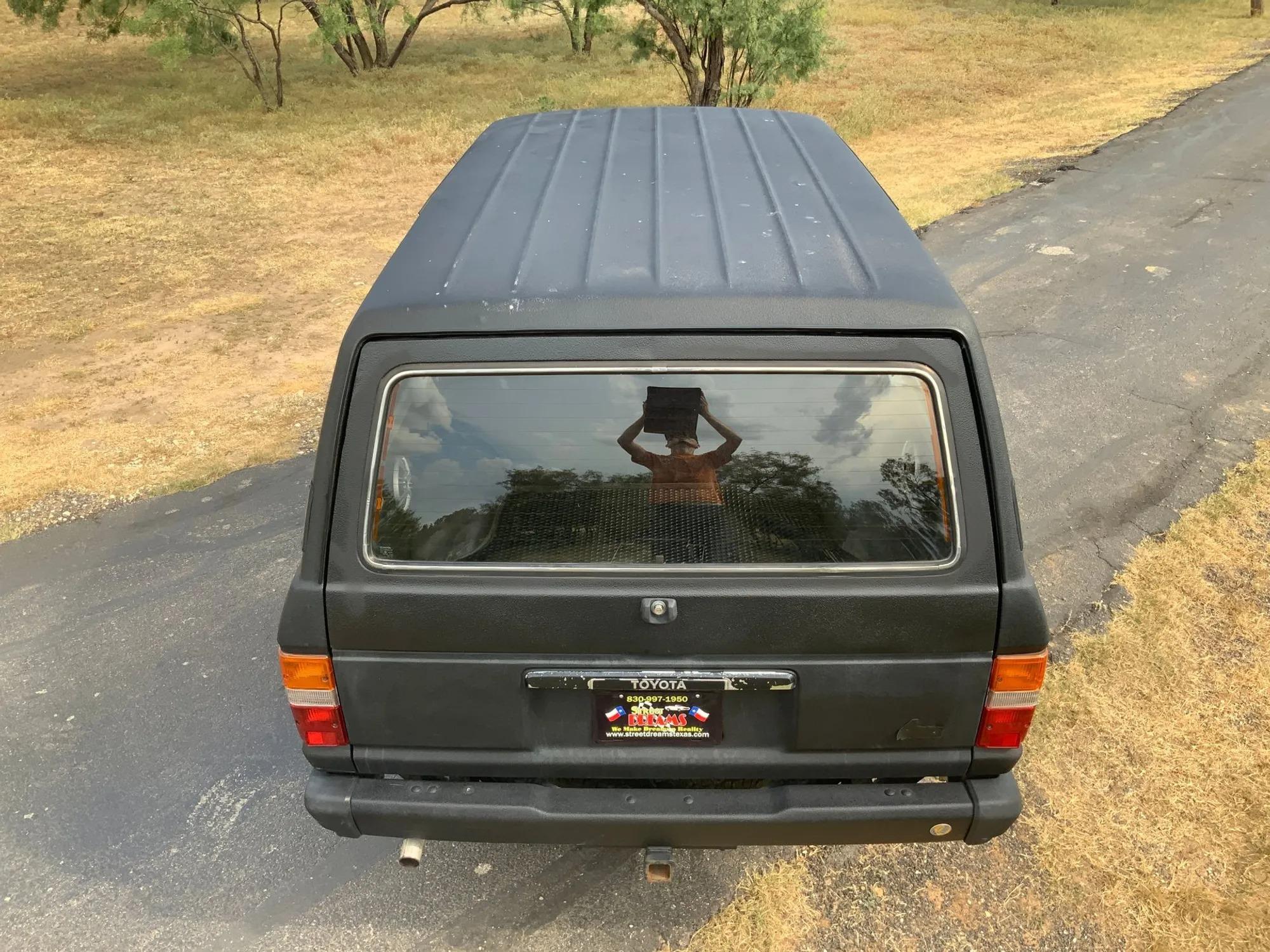 1985 Toyota Land Cruiser FJ60 - 3