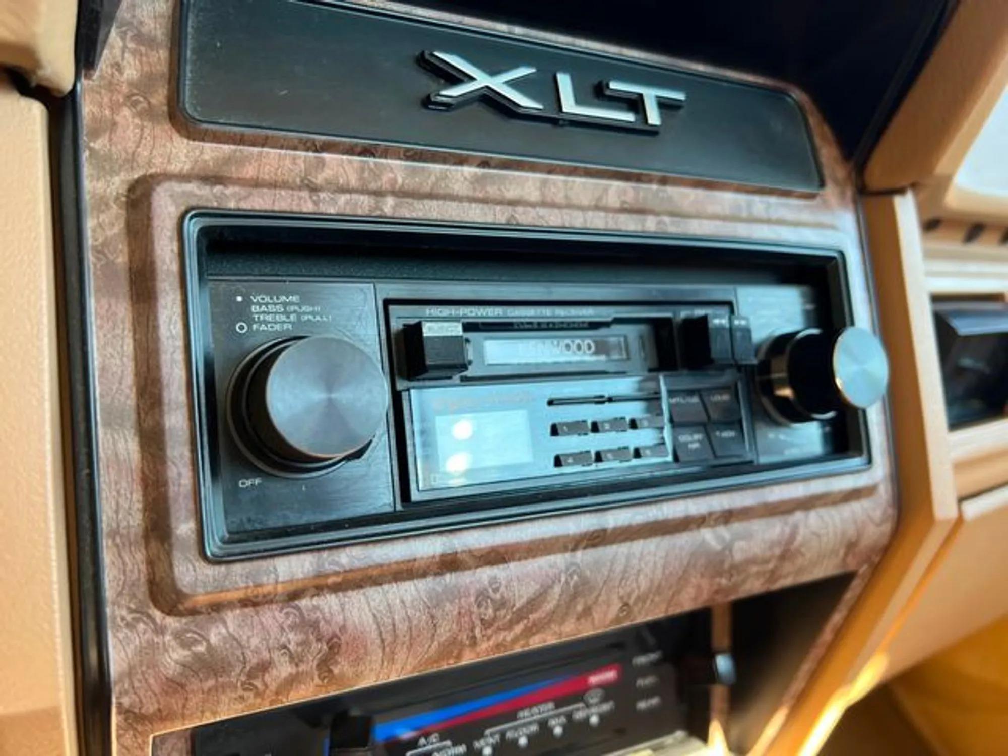 1985 Ford F-250 XLT Lariat Explorer