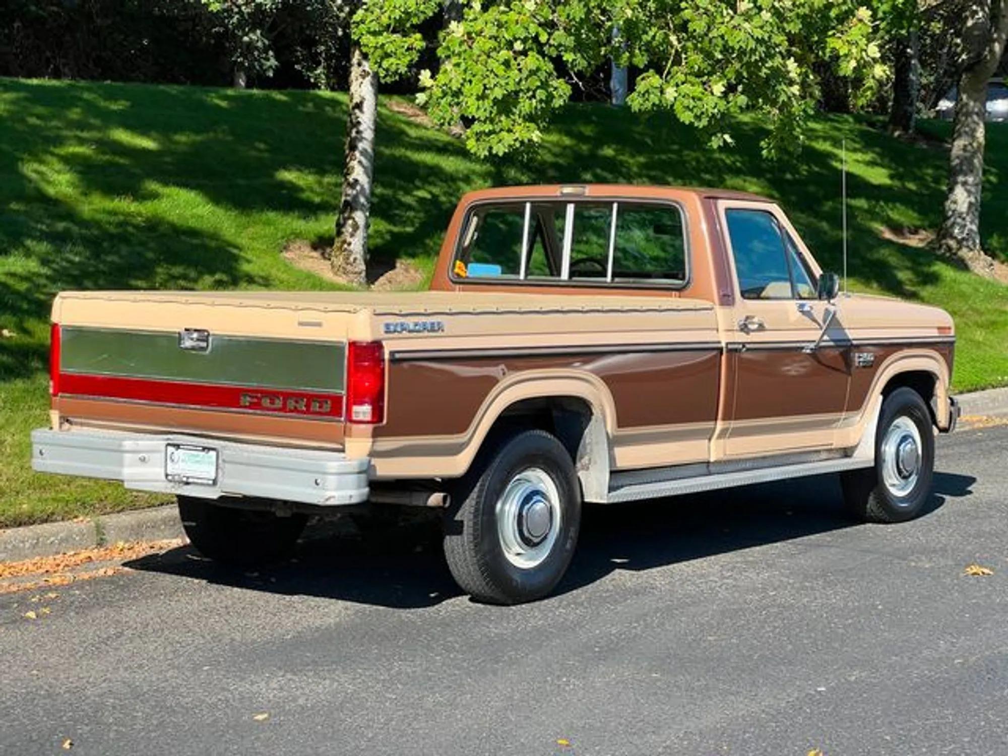 1985 Ford F-250 XLT Lariat Explorer - 4