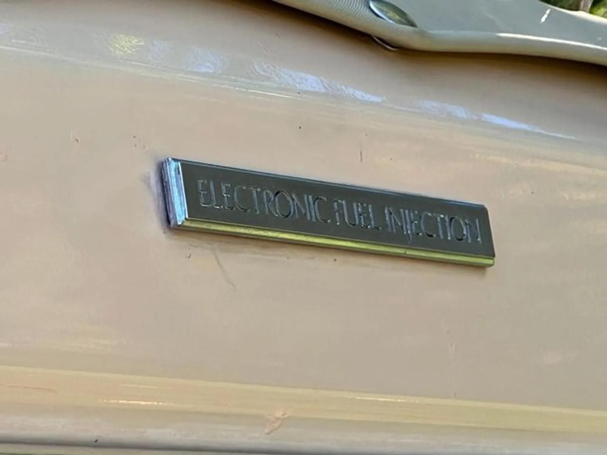 1985 Ford F-250 XLT Lariat Explorer