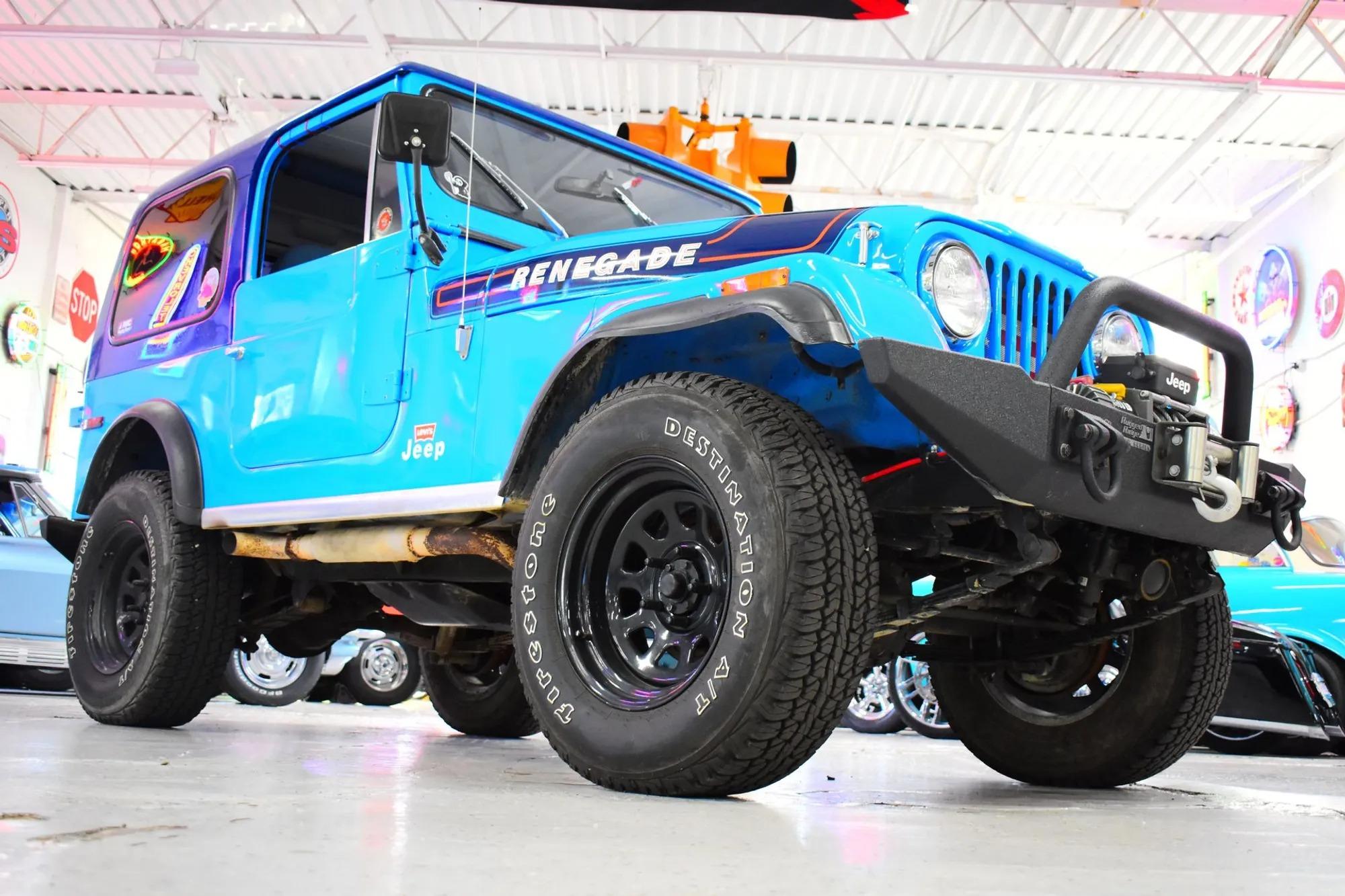 6.0L V8-Powered 1976 Jeep CJ-7 Levi's Edition - 4