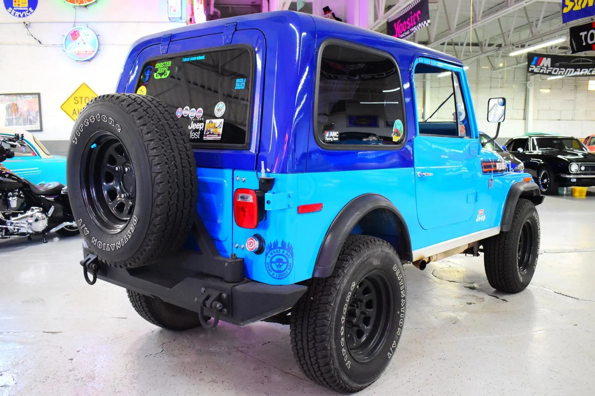 6.0L V8-Powered 1976 Jeep CJ-7 Levi's Edition
