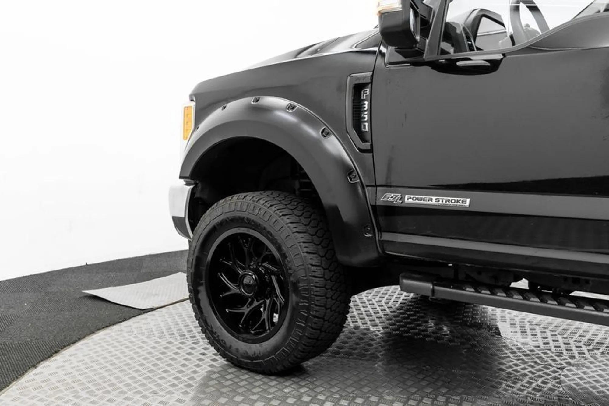 2017 Ford F-350 Super Duty XLT