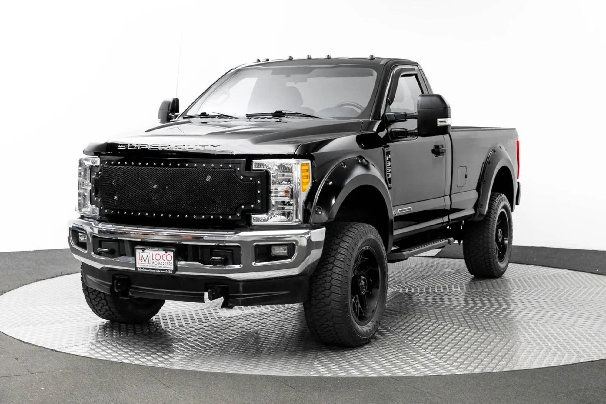2017 Ford F-350 Super Duty XLT - 3