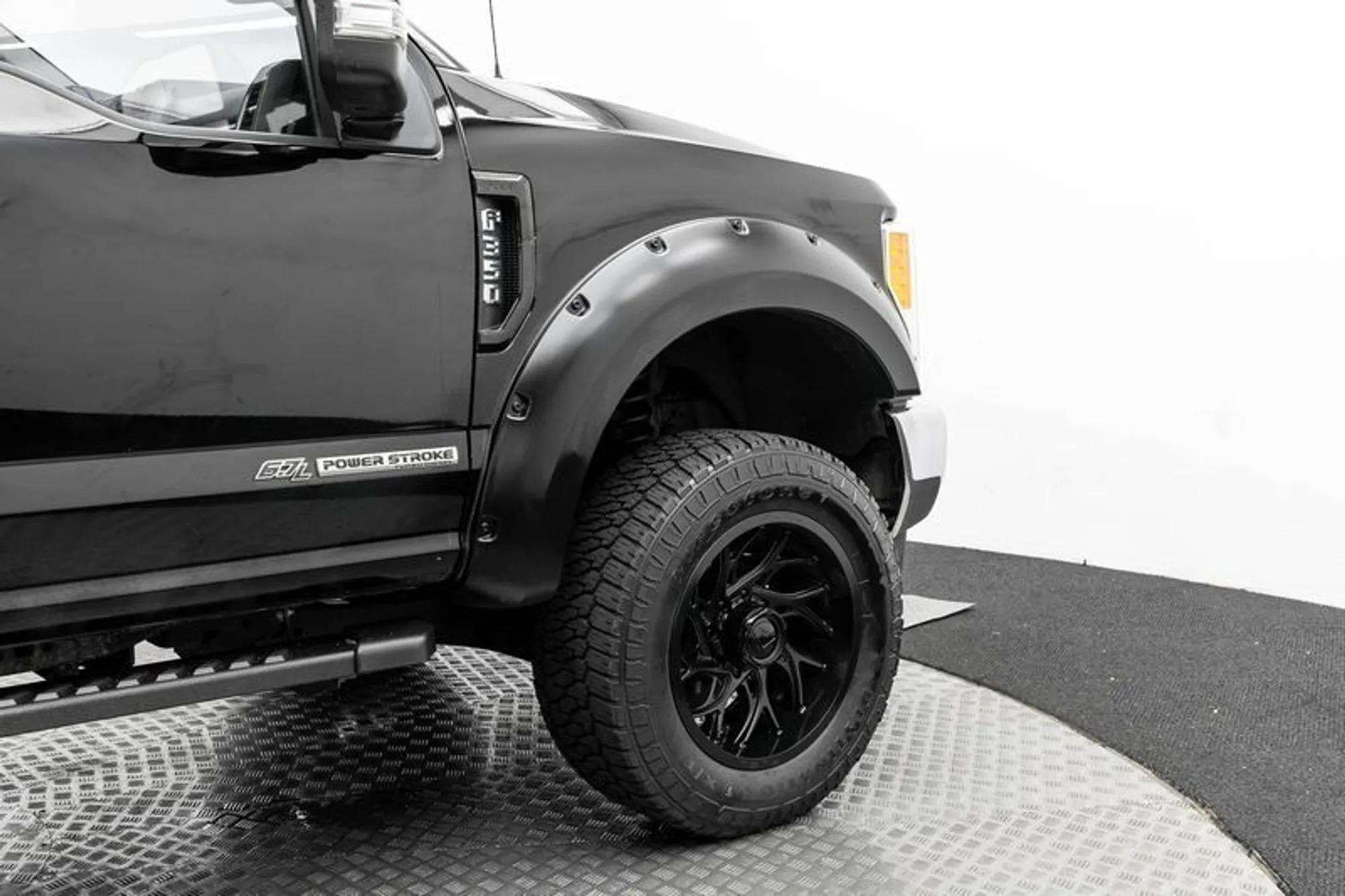 2017 Ford F-350 Super Duty XLT