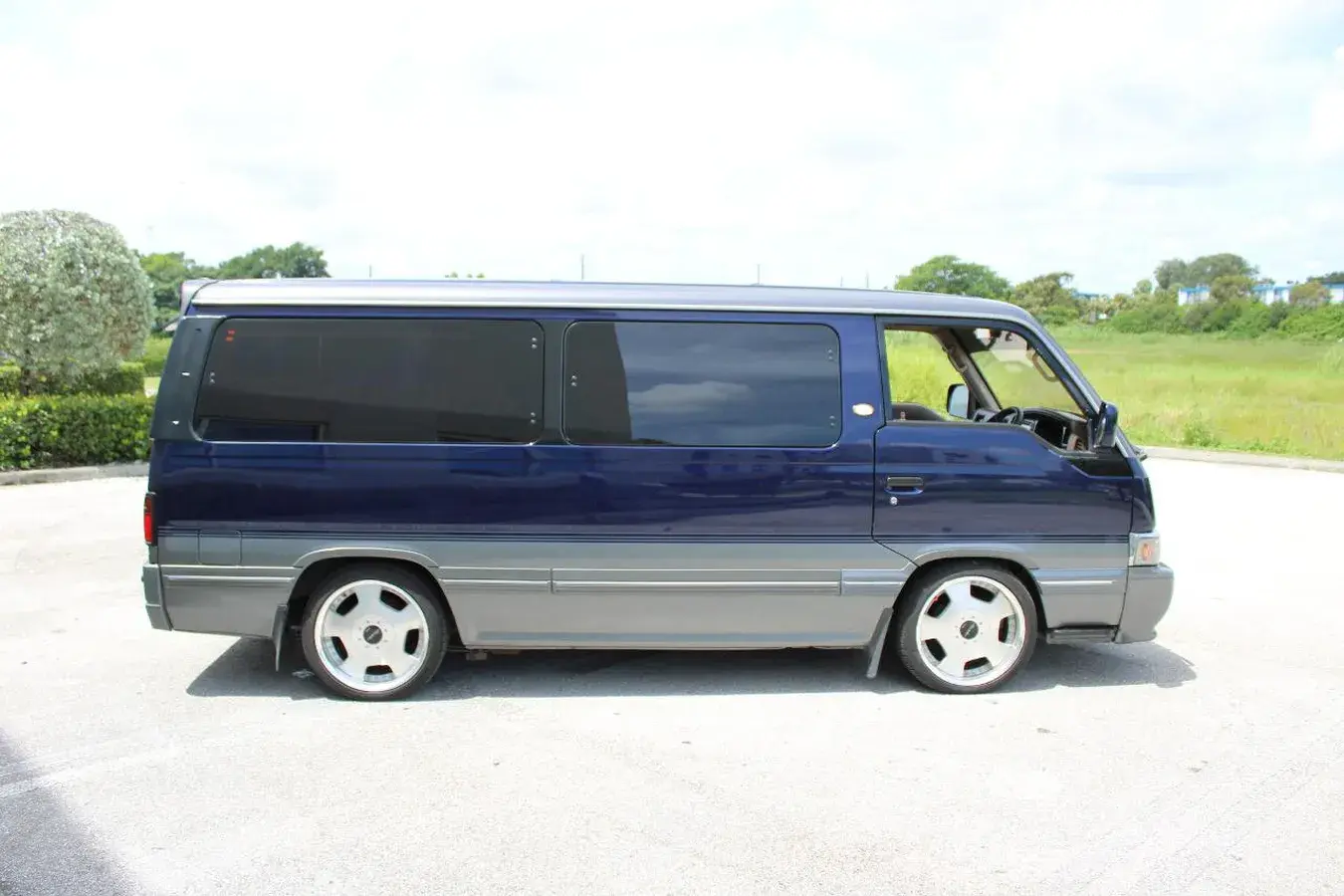 1995 Nissan Caravan Royale