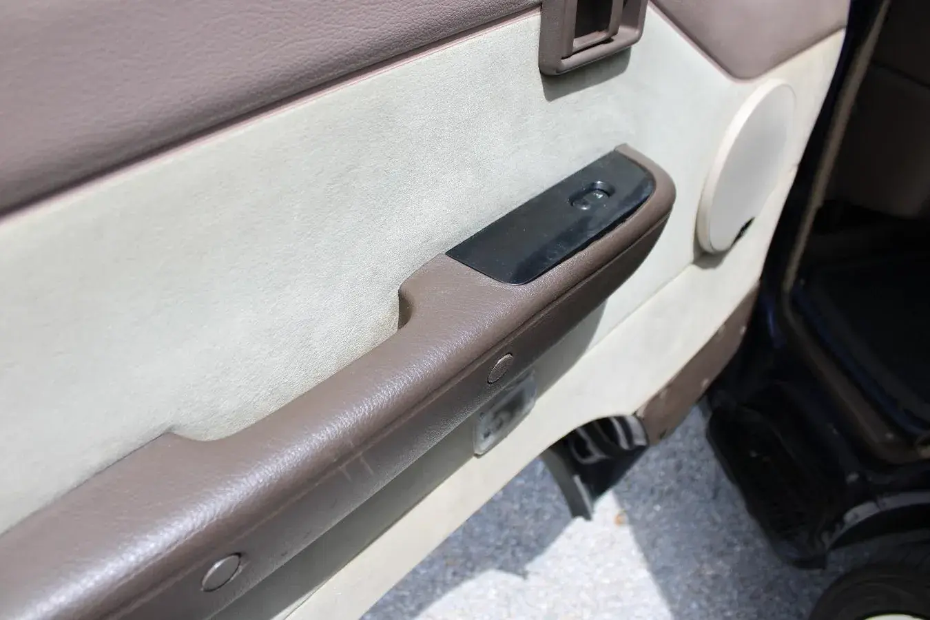 1995 Nissan Caravan Royale