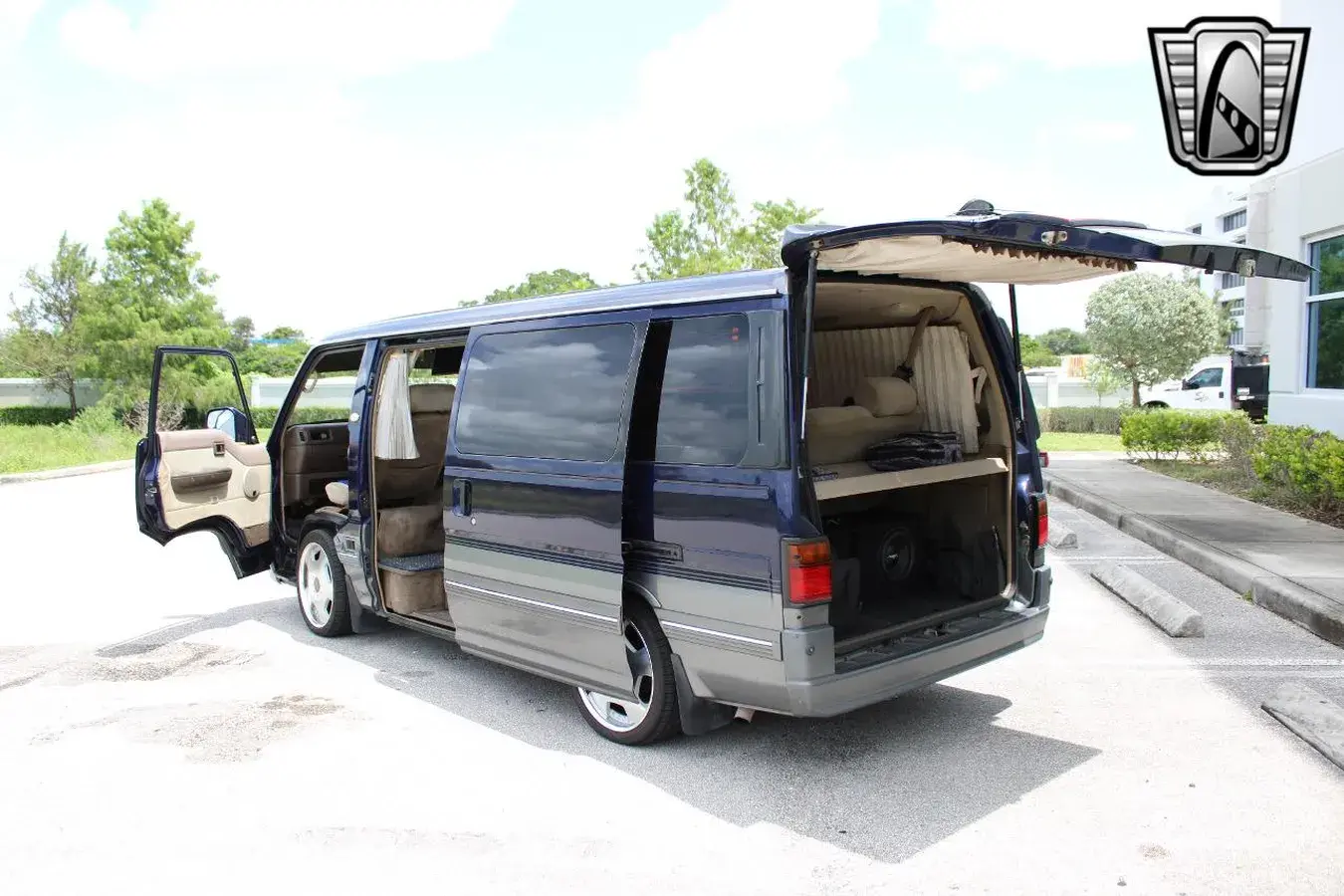 1995 Nissan Caravan Royale