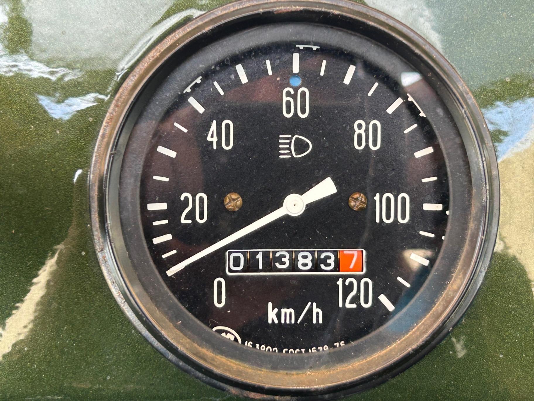 1990 UAZ 469