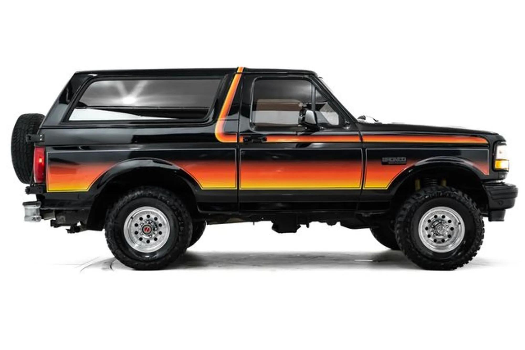 1996 Ford Bronco XLT - 4