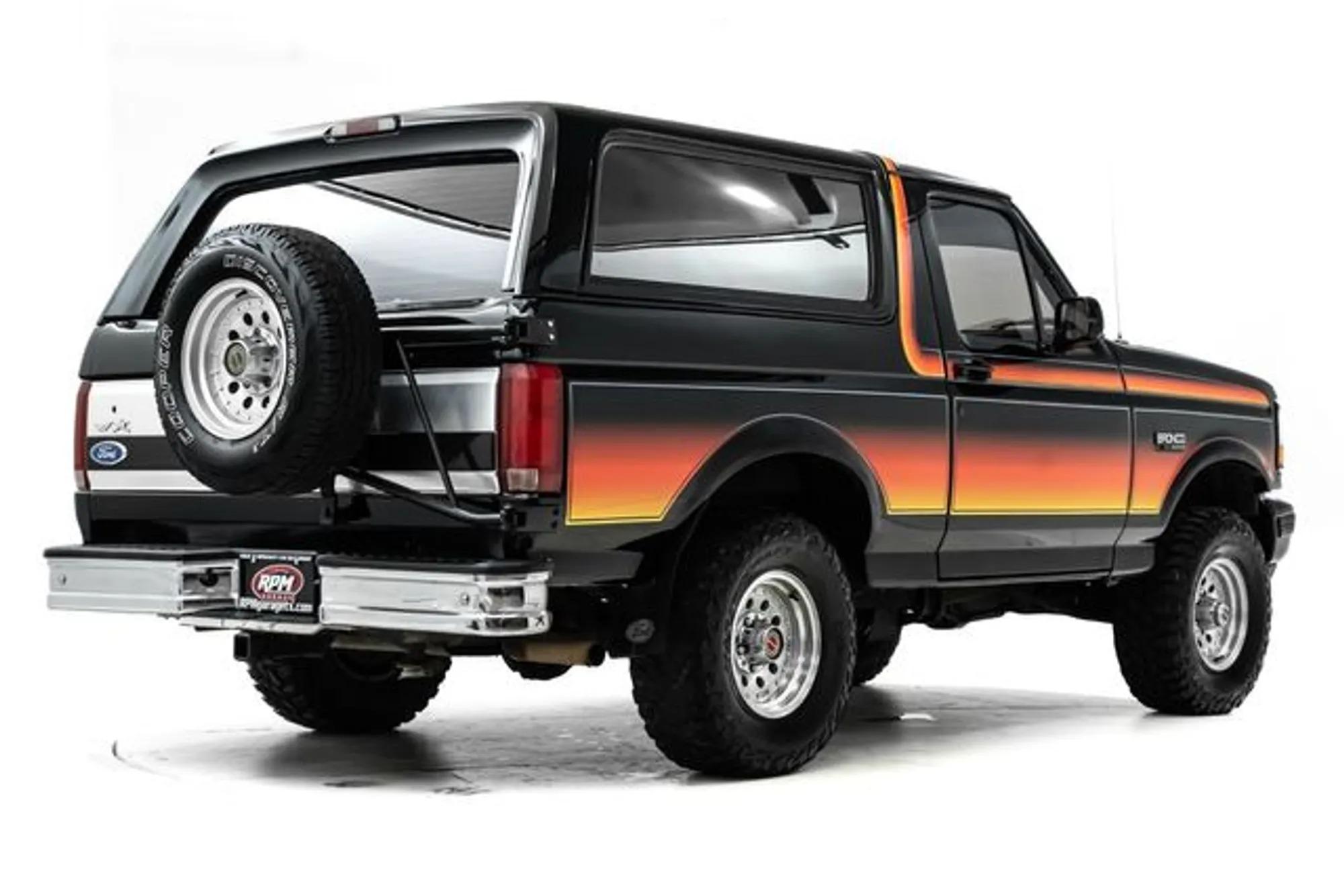 1996 Ford Bronco XLT - 2