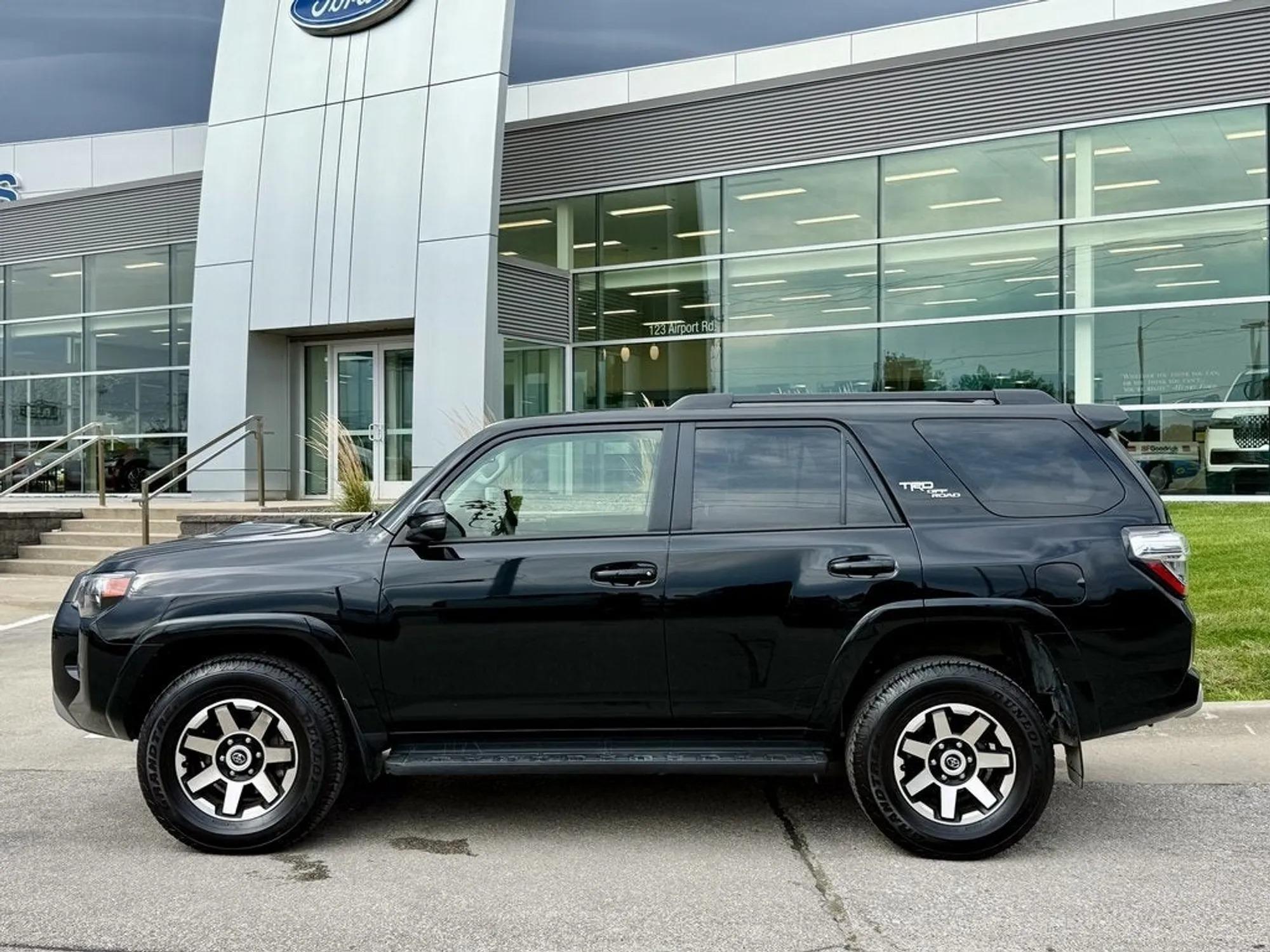 2024 Toyota 4Runner TRD Off-Road Premium - 2