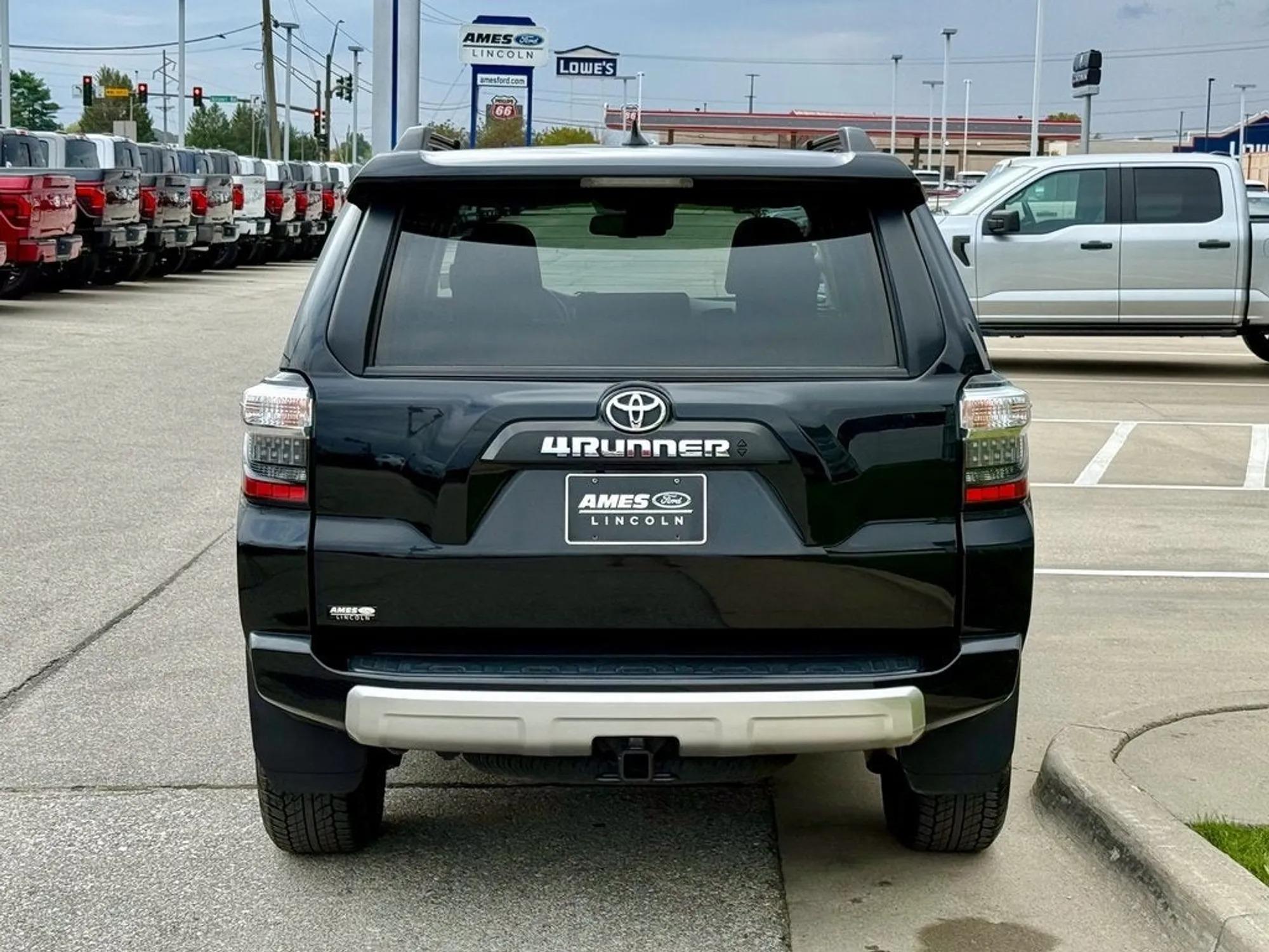 2024 Toyota 4Runner TRD Off-Road Premium - 3