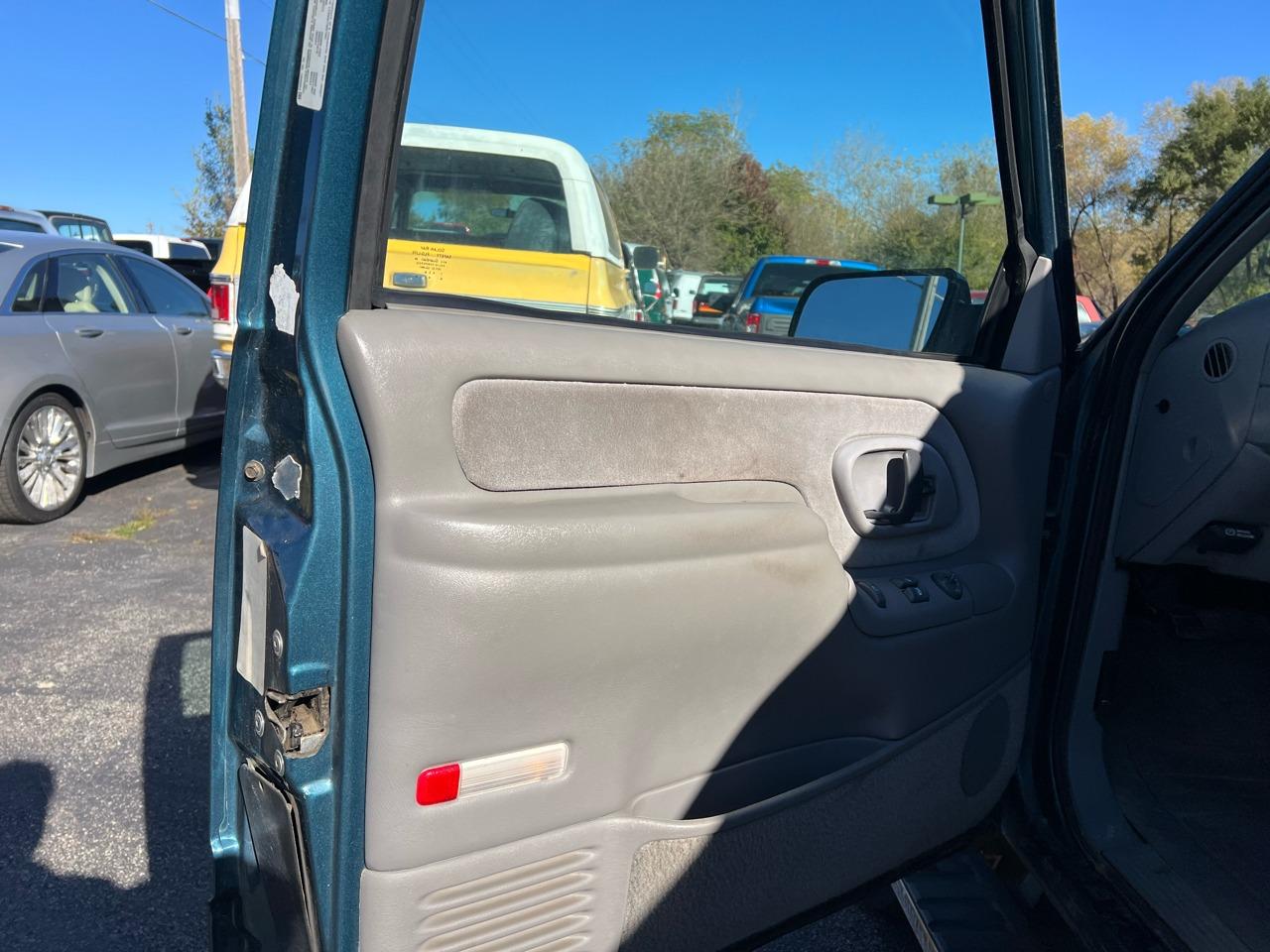 2-Door 1995 Chevrolet Tahoe 1500