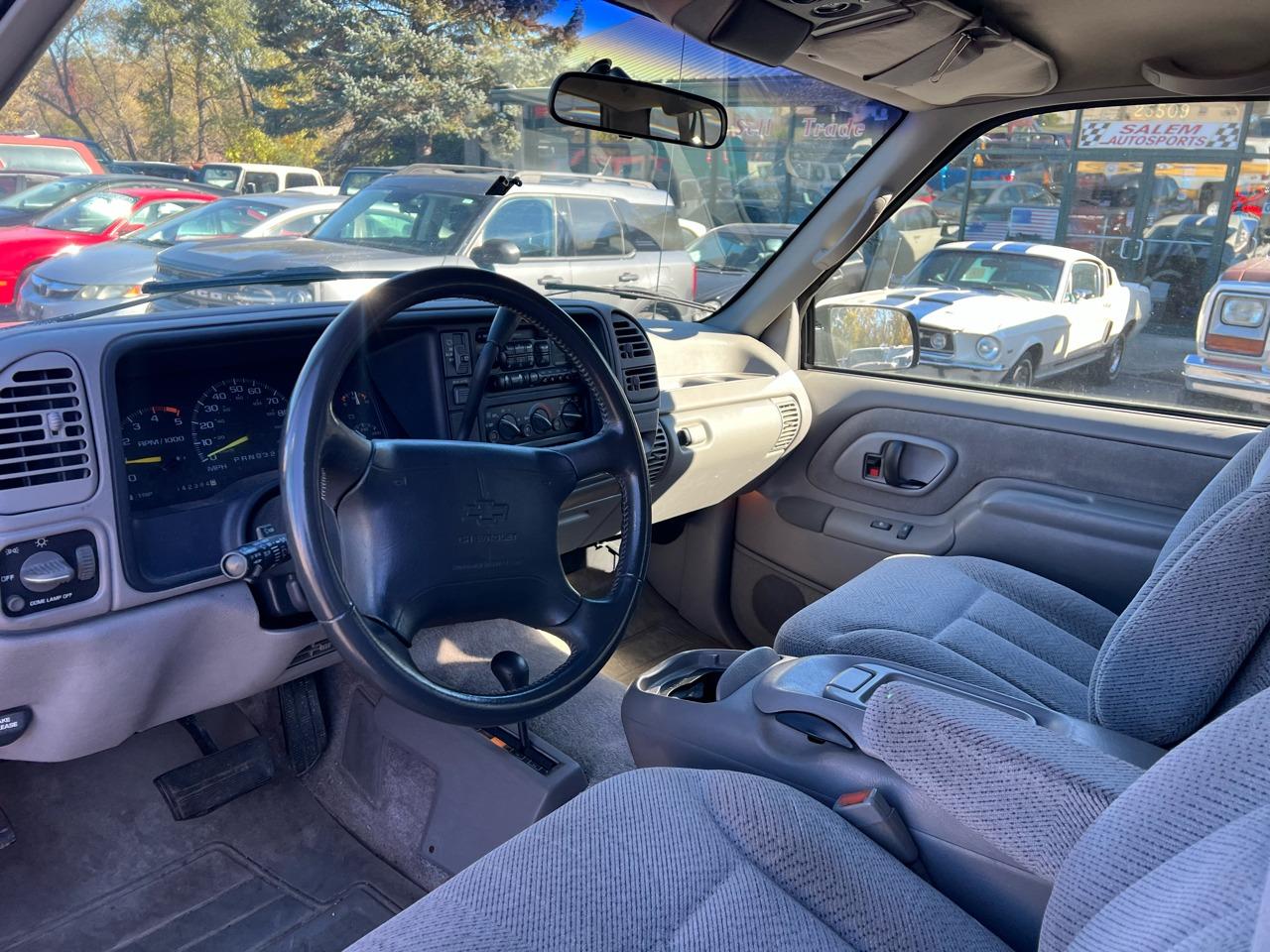 2-Door 1995 Chevrolet Tahoe 1500