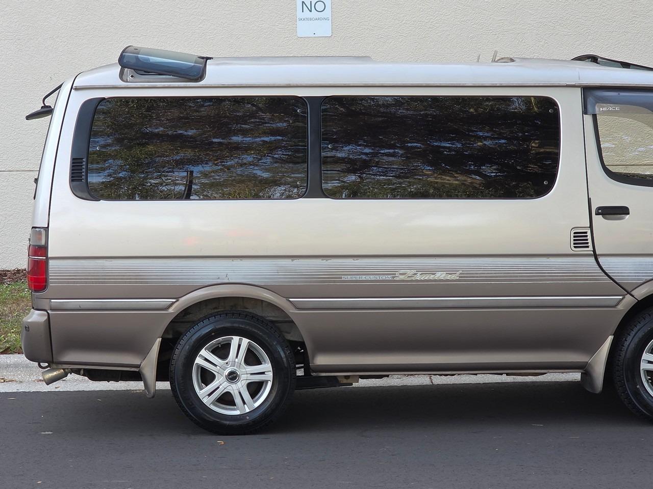 1994 Toyota HiAce Super Custom Limited
