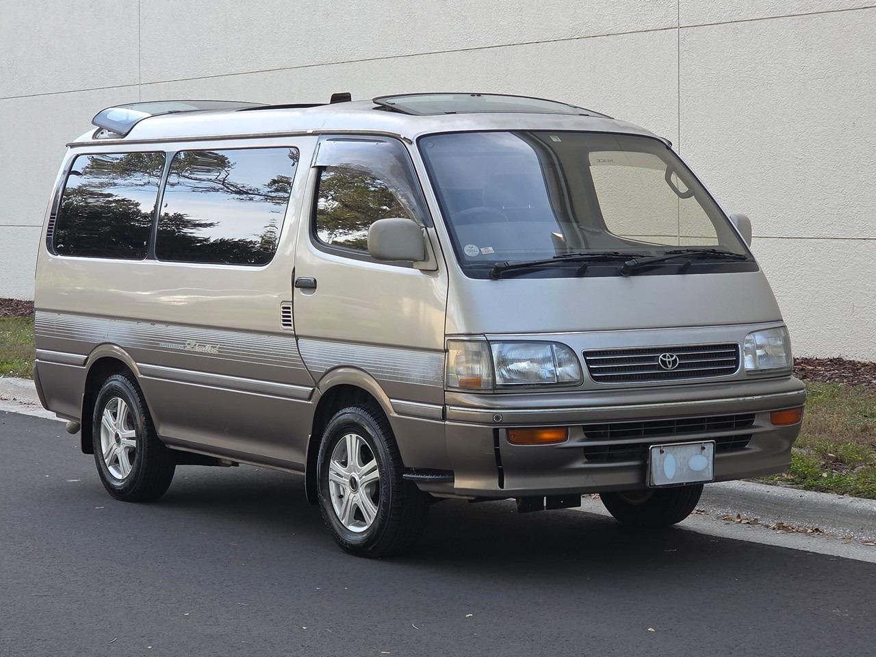  Toyota HiAce