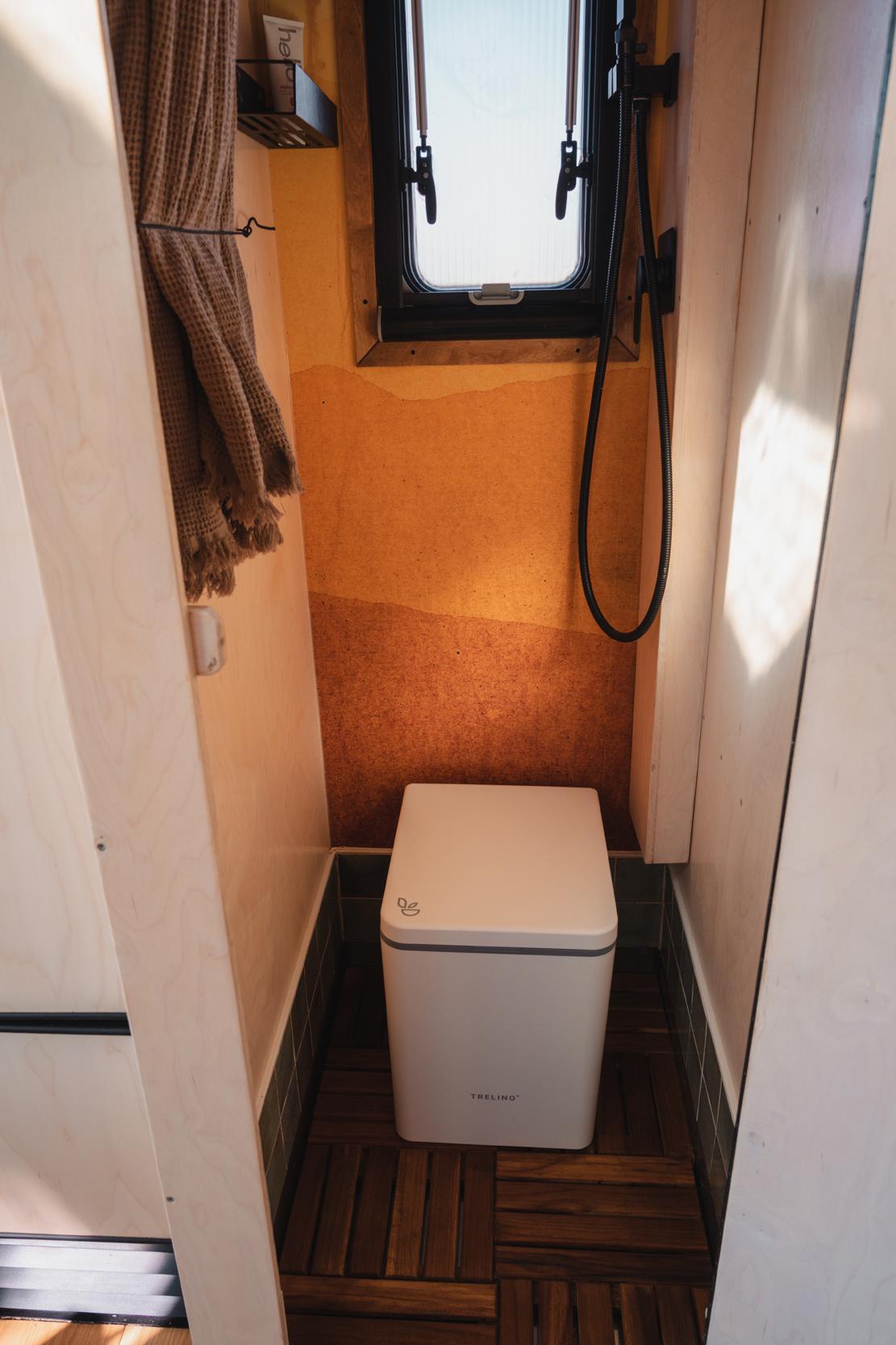 2024 Ford F-550 Expedition Vehicle