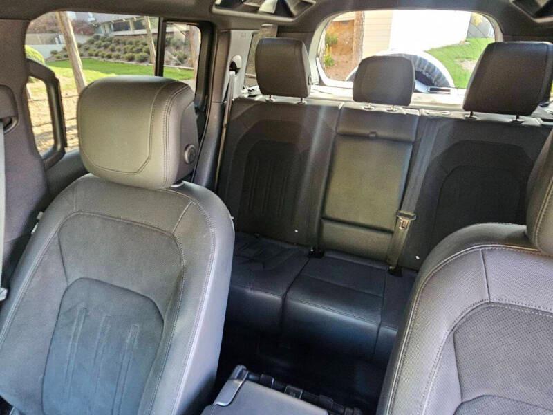 2024 Land Rover Defender 110 Urban Widetrack