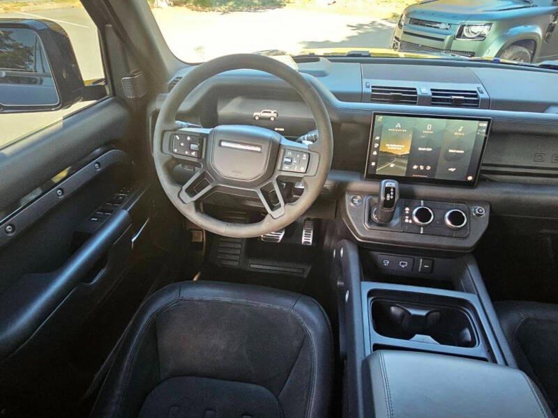 2024 Land Rover Defender 110 Urban Widetrack