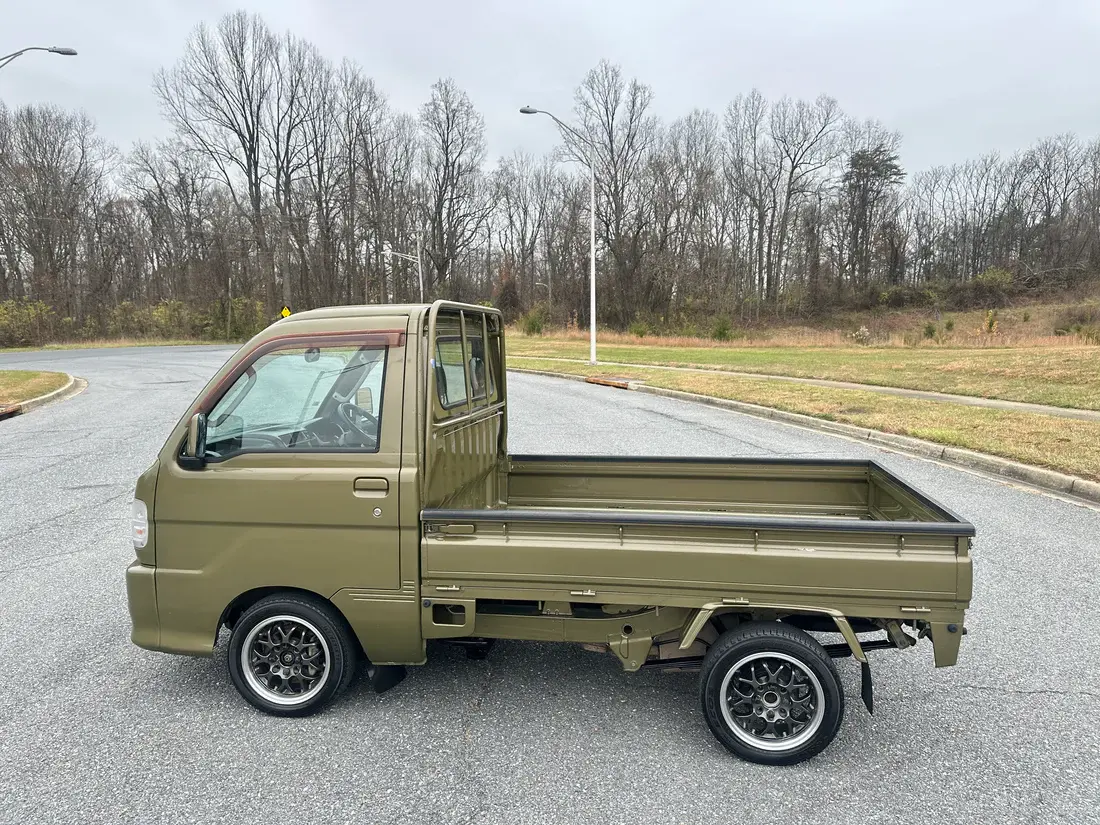 Custom 2000 Daihatsu HiJet 4x4 - 5