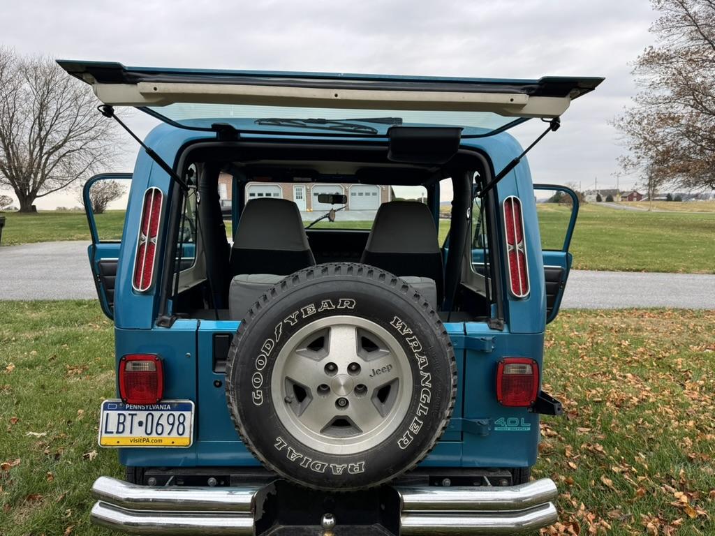 53k-Mile 1993 Jeep Wrangler YJ Splash Edition