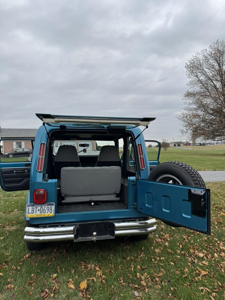 53k-Mile 1993 Jeep Wrangler YJ Splash Edition