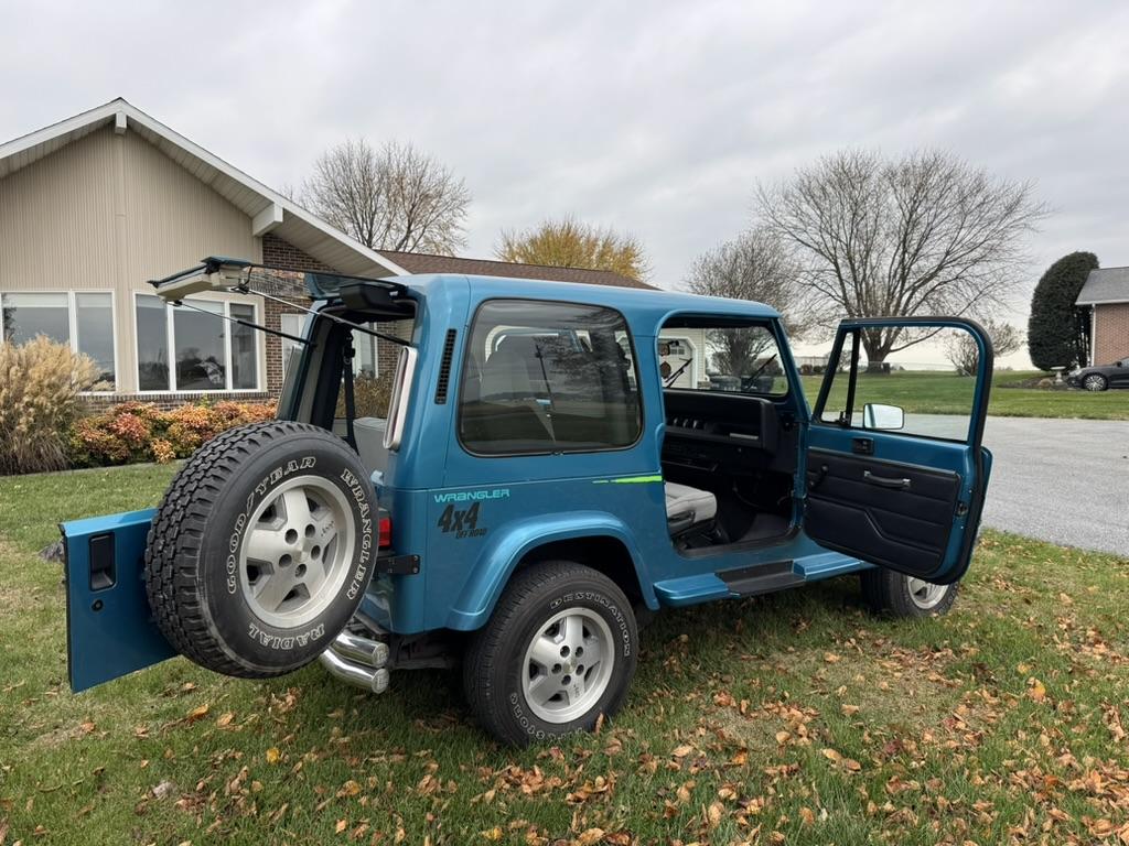 53k-Mile 1993 Jeep Wrangler YJ Splash Edition
