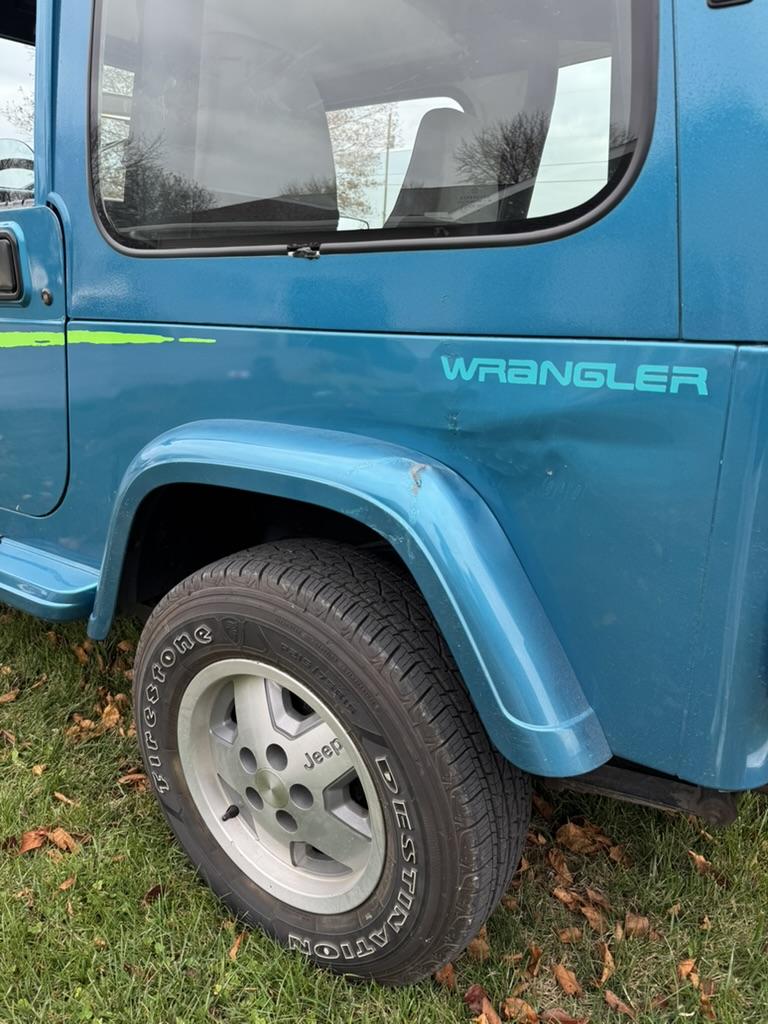 53k-Mile 1993 Jeep Wrangler YJ Splash Edition - 5