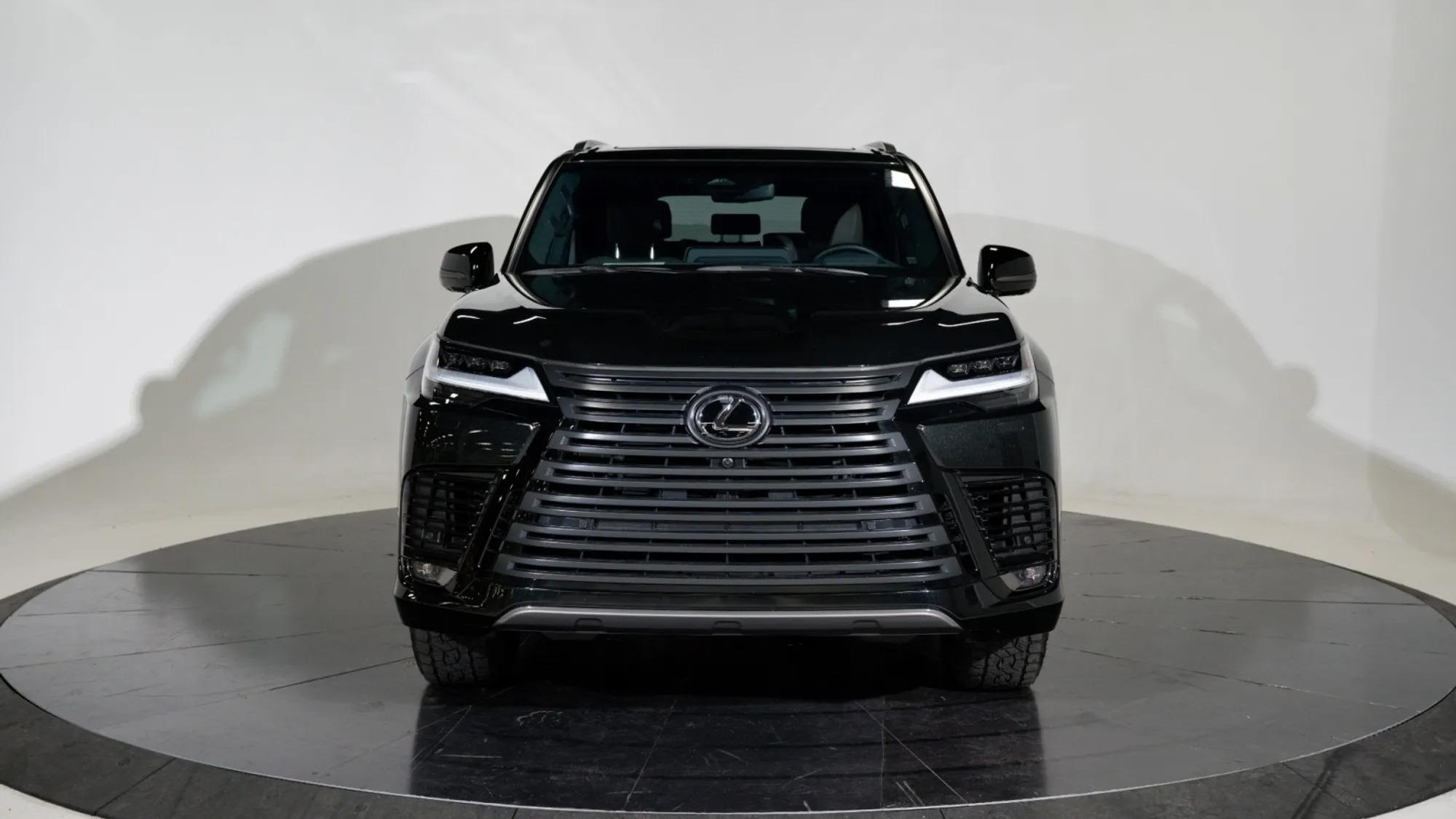 2025 Lexus LX 700h Overtrail