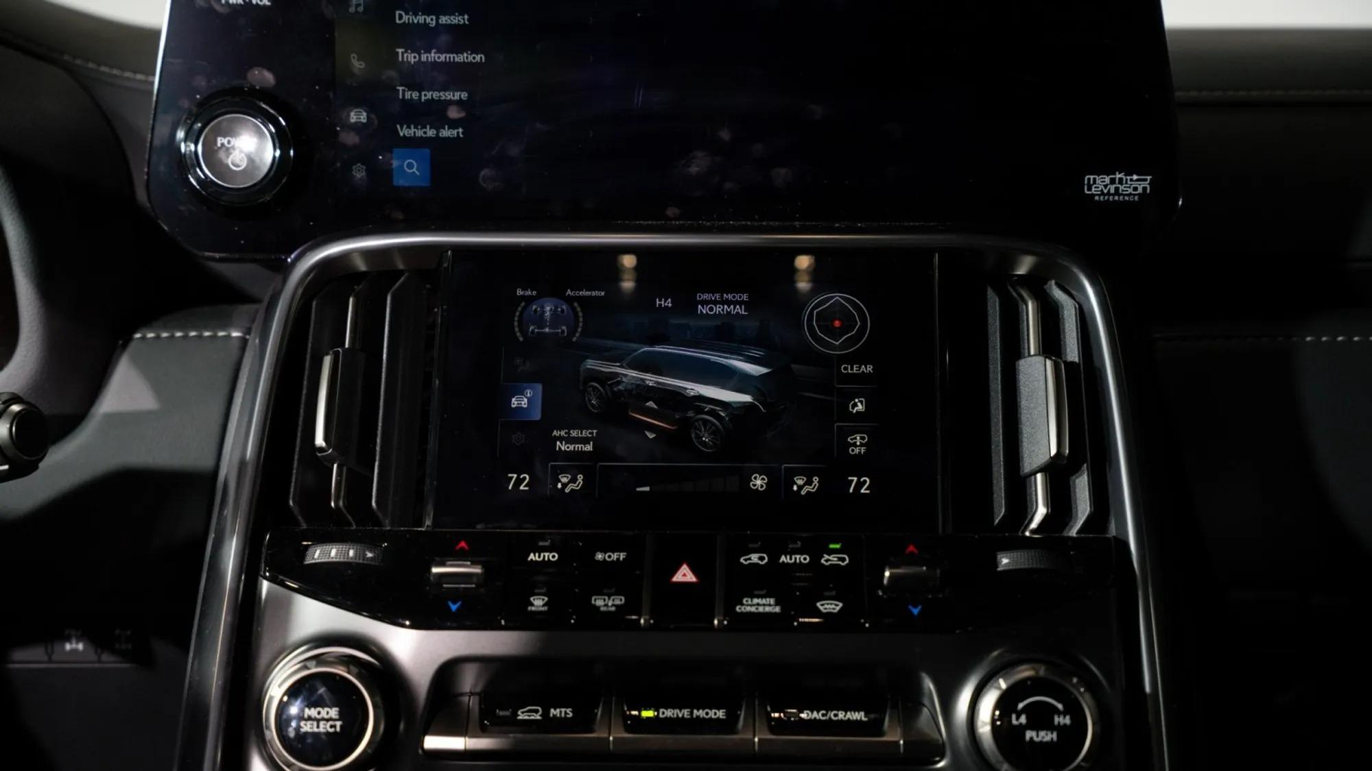 2025 Lexus LX 700h Overtrail